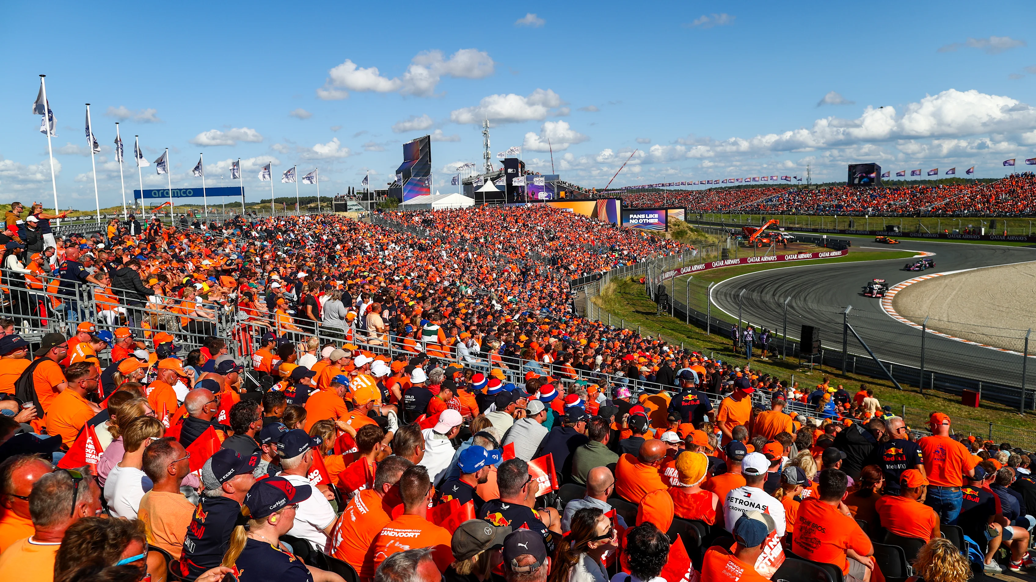 Zandvoort, Hollanda - 25 Ağustos: Almanya ve Haas'tan Nico Hulkenberg, Alpin Pierre Gasly ve