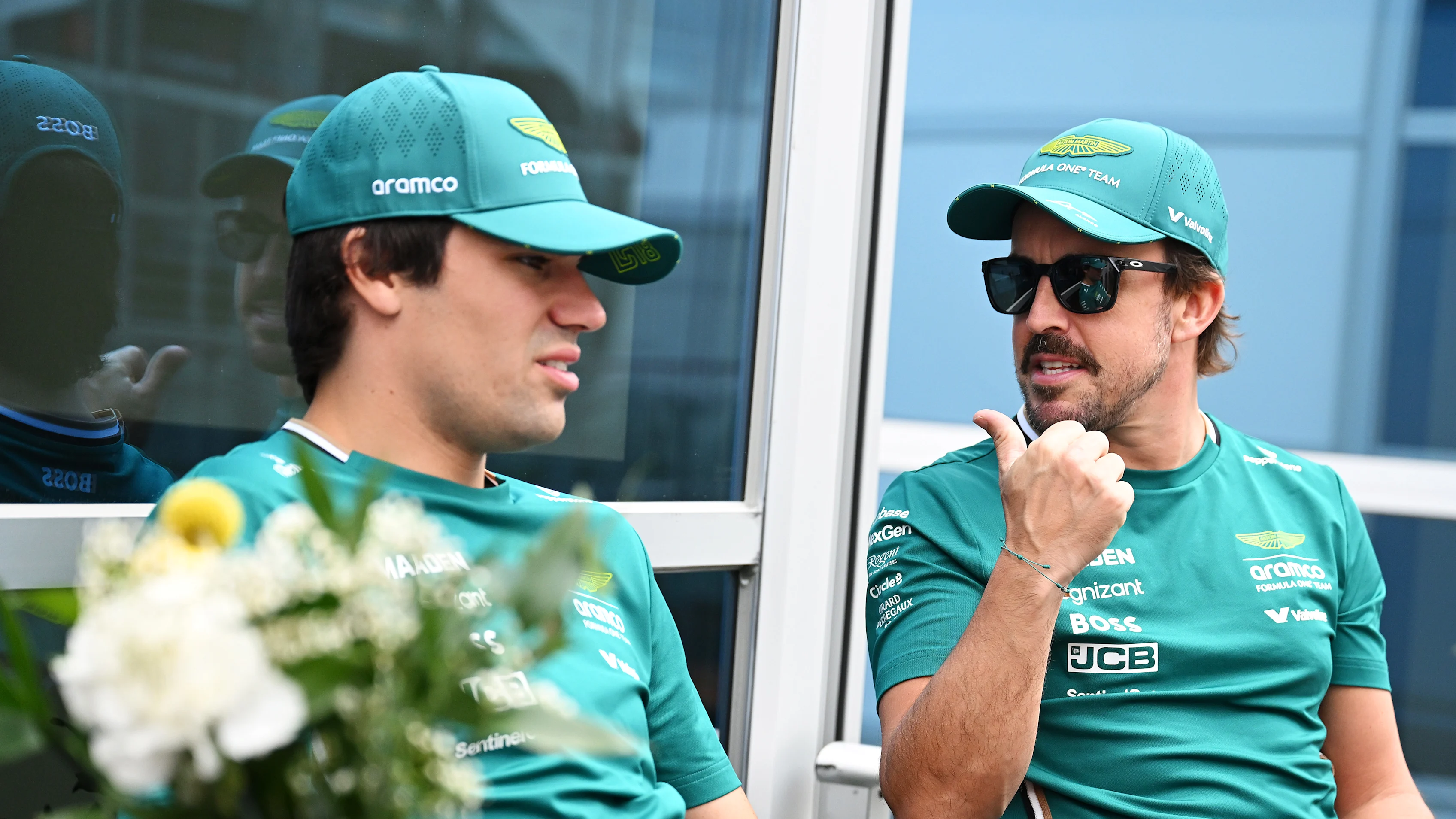 Montreal, Quebec - 12 Haziran: Kanada ve Aston Martin F1 Takımı ve Fernando Alonso'dan Lance Türkütü