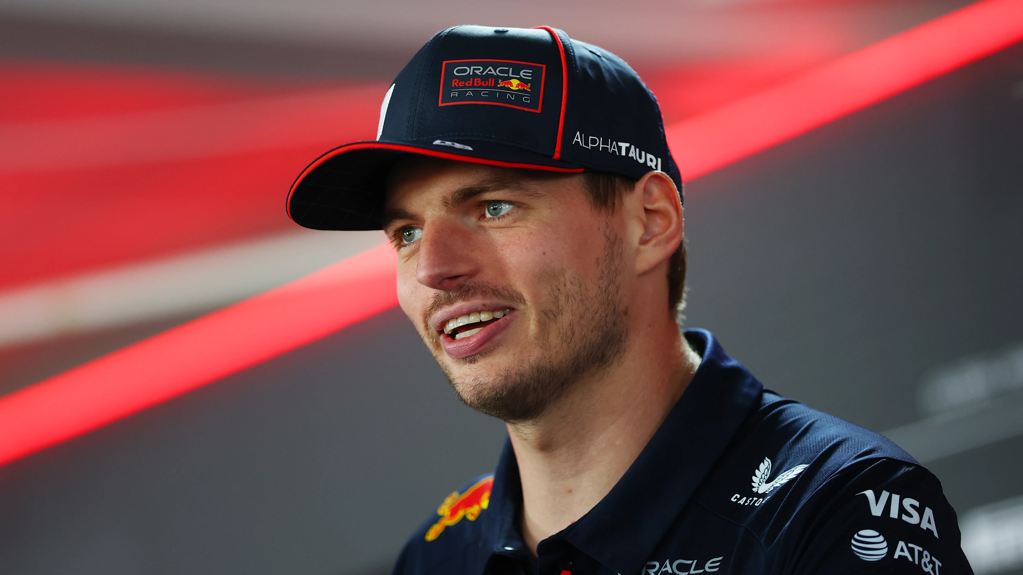 Budapeşte, Macaristan - 31 Temmuz: Hollanda'dan Max Verstappen ve Oracle Red Bull Racing Sohbetleri