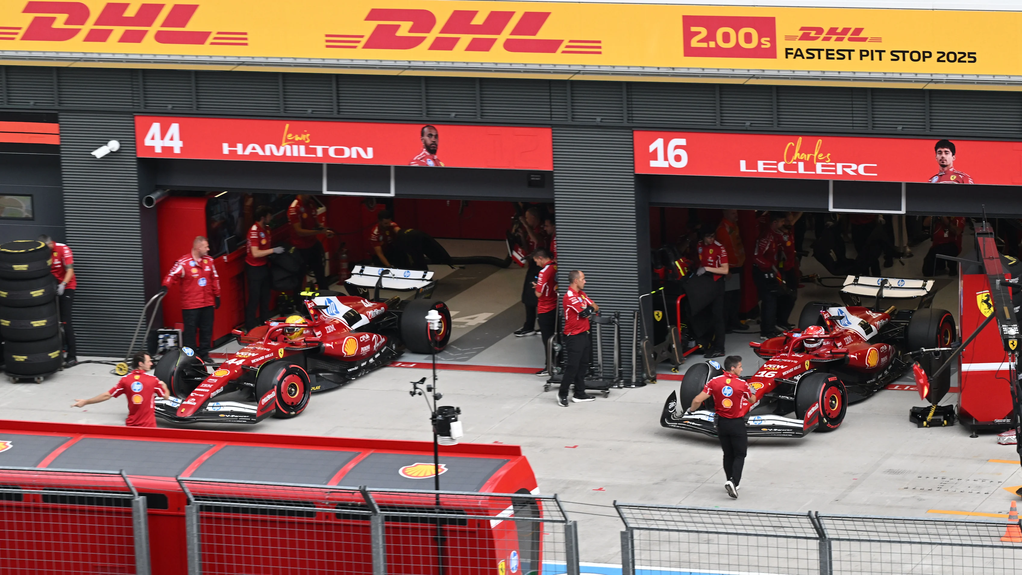 Budapeşte, Macaristan - 02 Ağustos: Büyük Britanya'dan Lewis Hamilton (44) Scuderia Ferrari
