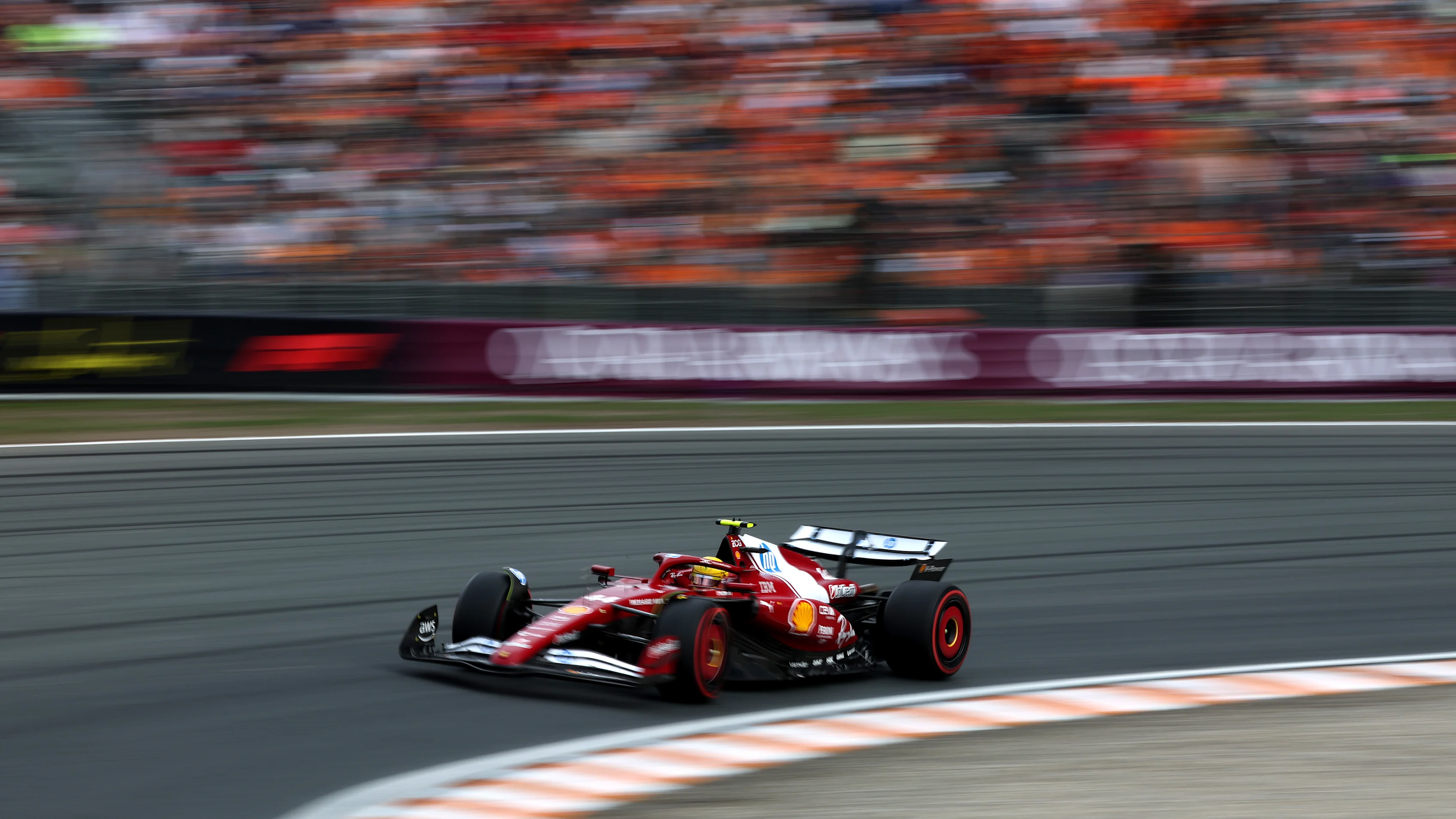 Zandvoort, Hollanda - 29 Ağustos: Büyük Britanya'dan Lewis Hamilton (44) Scuderia