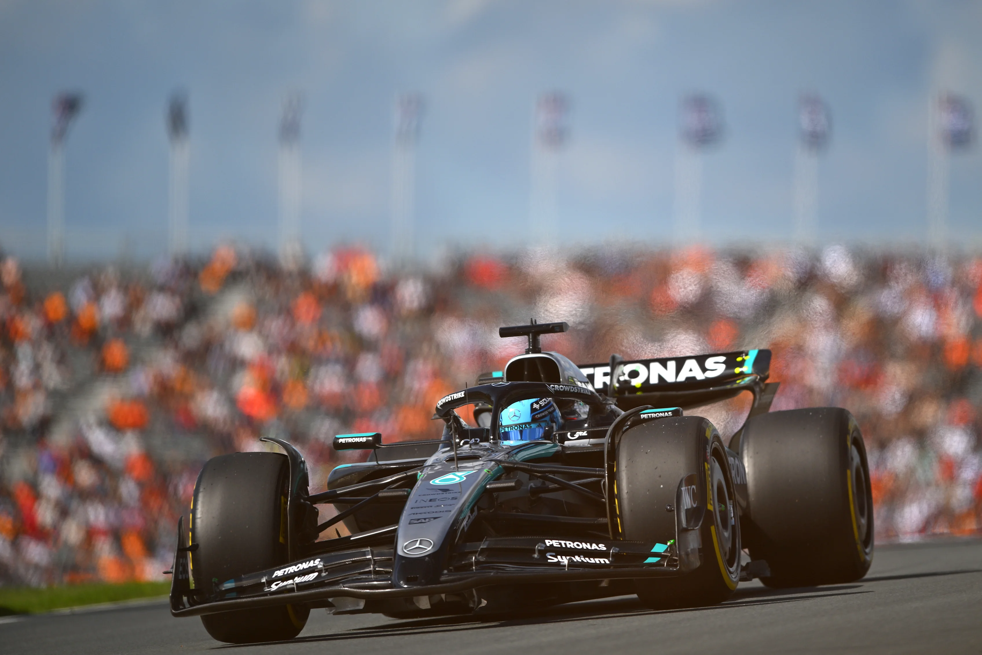 Zandvoort, Hollanda - 30 Ağustos: Büyük Britanya'dan George Russell (63) Mercedes AMG'yi kullanıyor