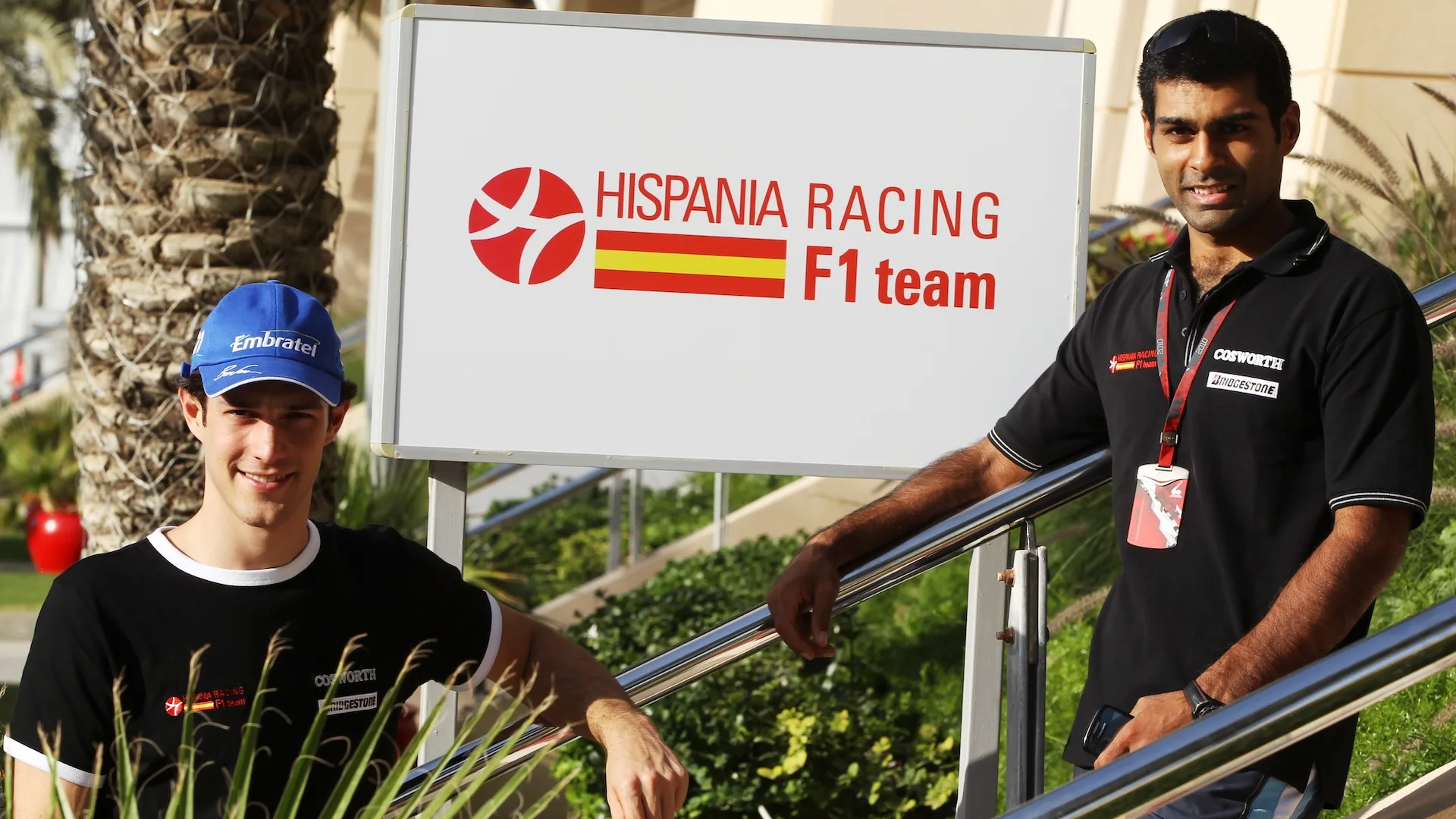 (L - R): Karun Chandhok (Ind) Hispania Racing ile Bruno Senna (BRA) Hispania Racing F1 Takımı (HRT)
