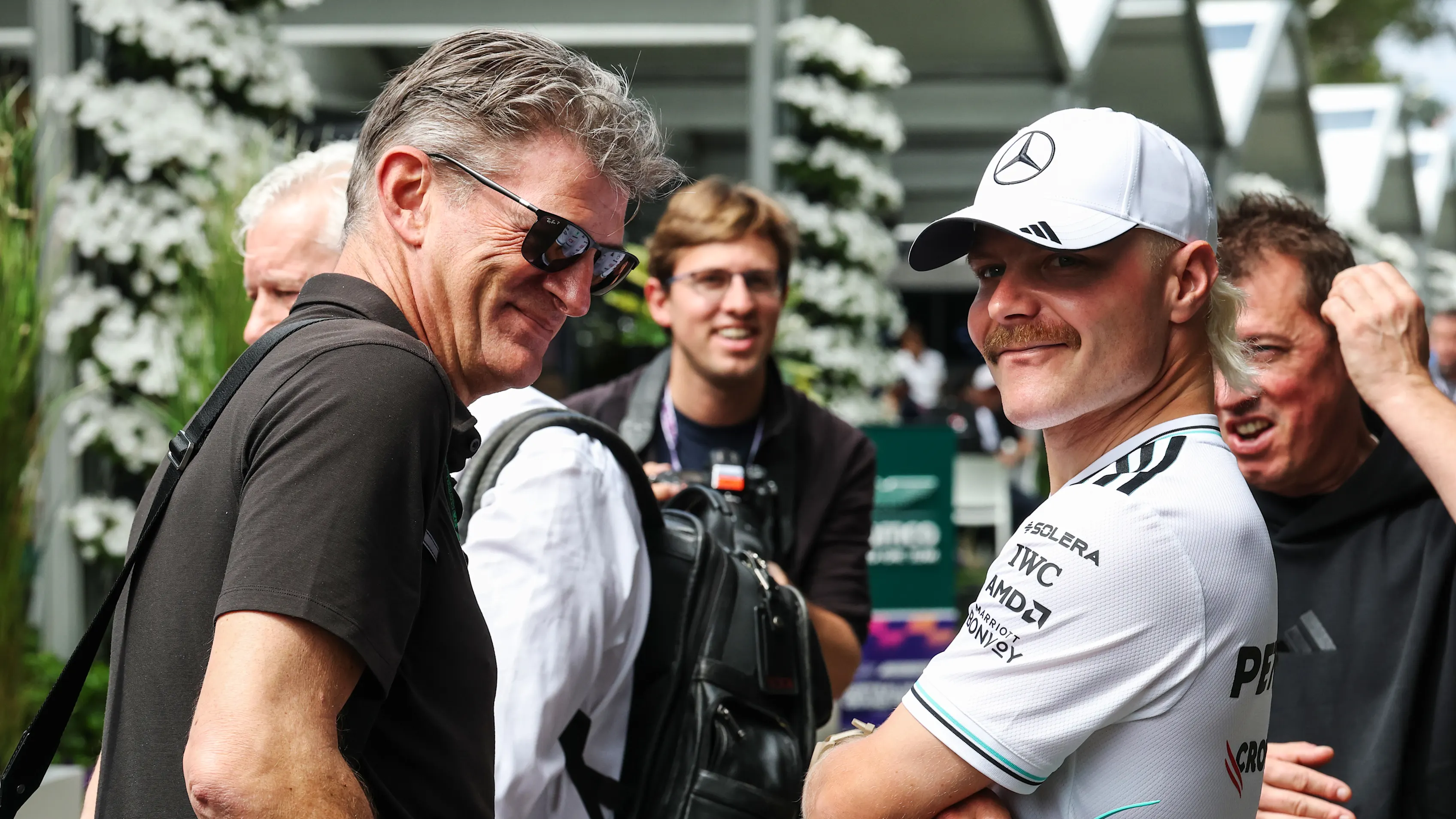 MELBOURNE, Avustralya - 13 Mart: Finlandiya ve Mercedes AMG Petronas F1 Takım görüşmelerinin Valtteri Bottas'ı