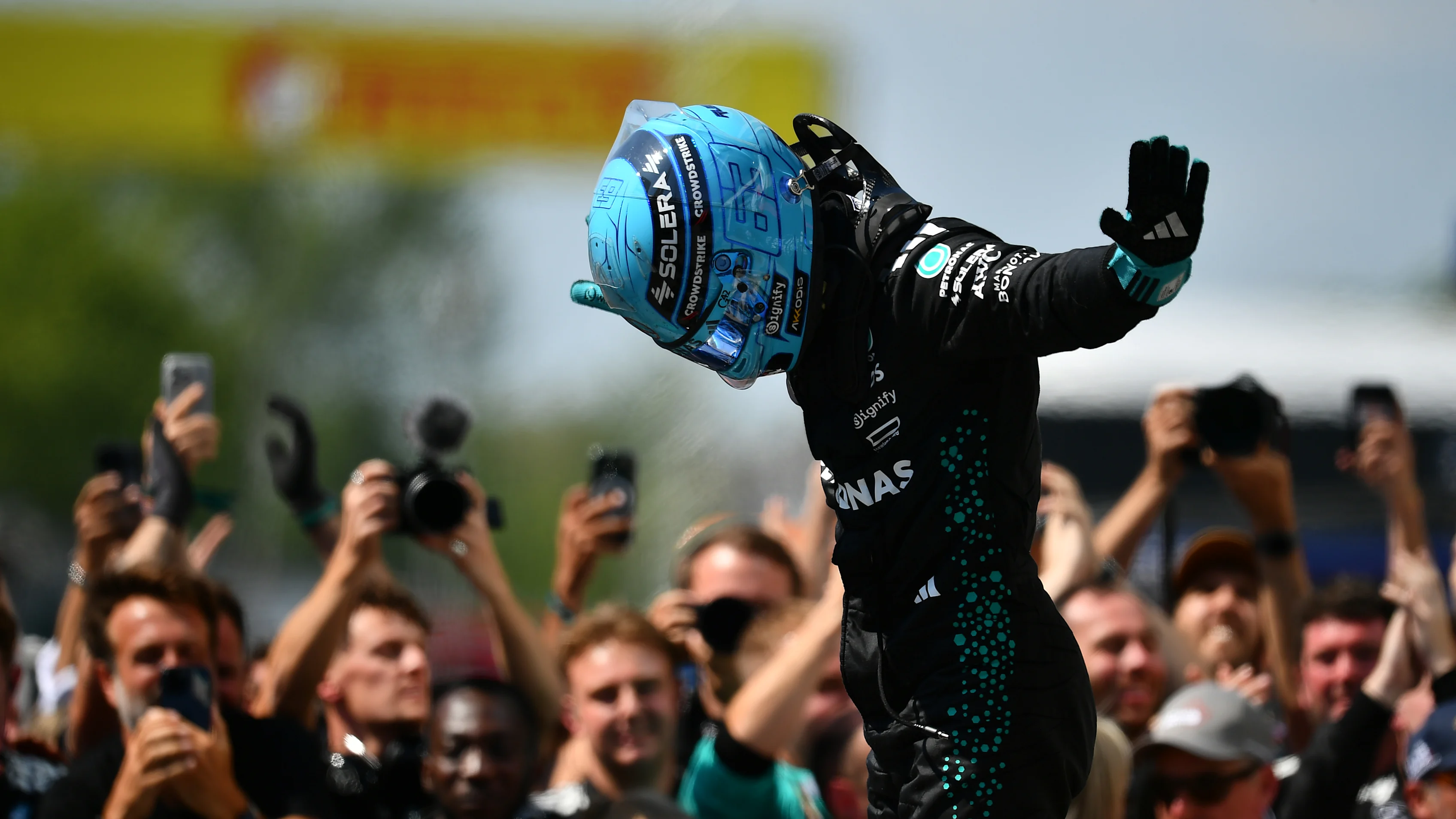 Montreal, Quebec - 15 Haziran: Büyük Britanya'dan Yarış Kazanan George Russell ve Mercedes AMG Petronas