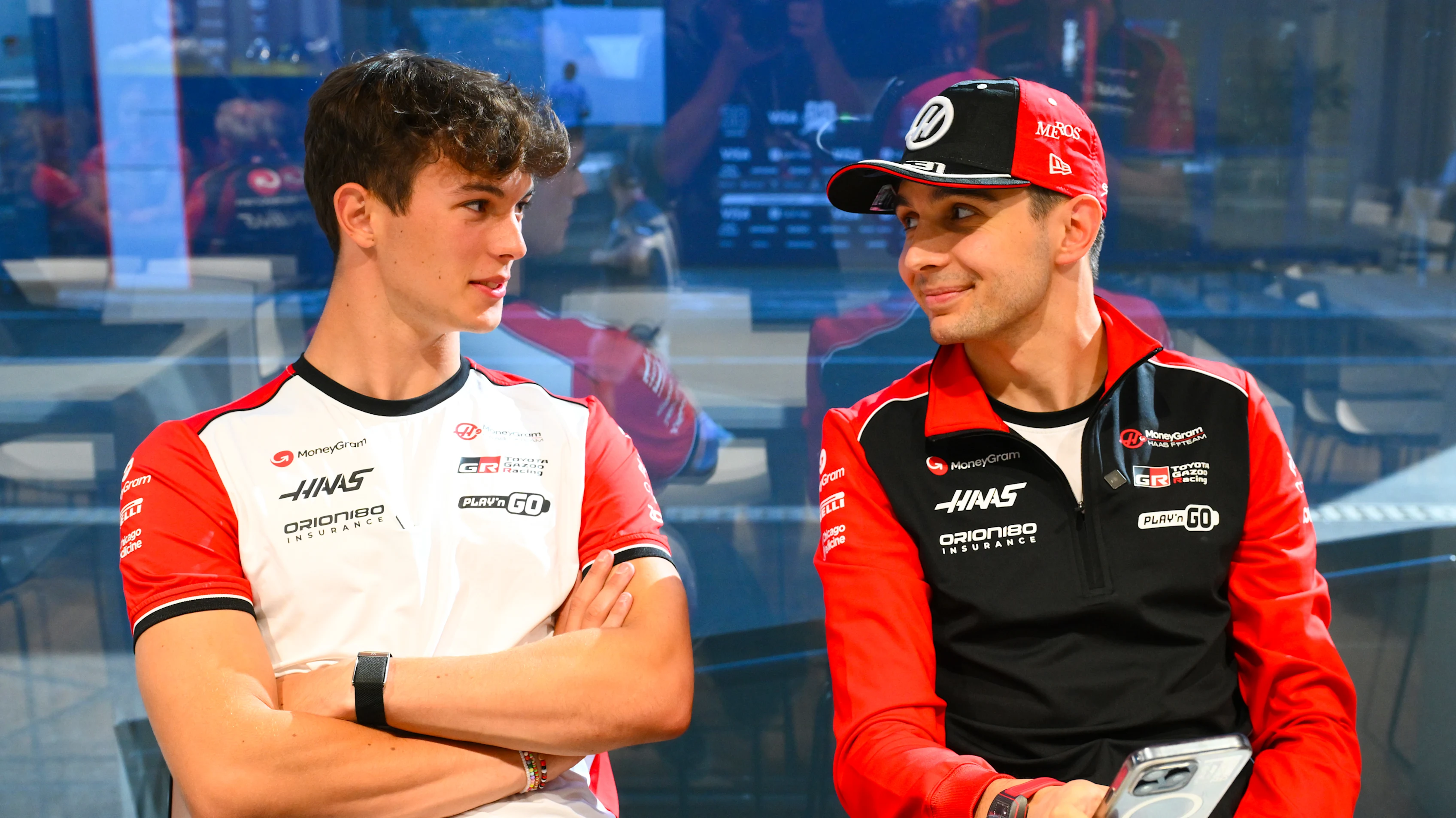 Budapeşte, Macaristan - 31 Temmuz: Büyük Britanya'dan Oliver Bearman ve Esteban Ocon ile Haas F1