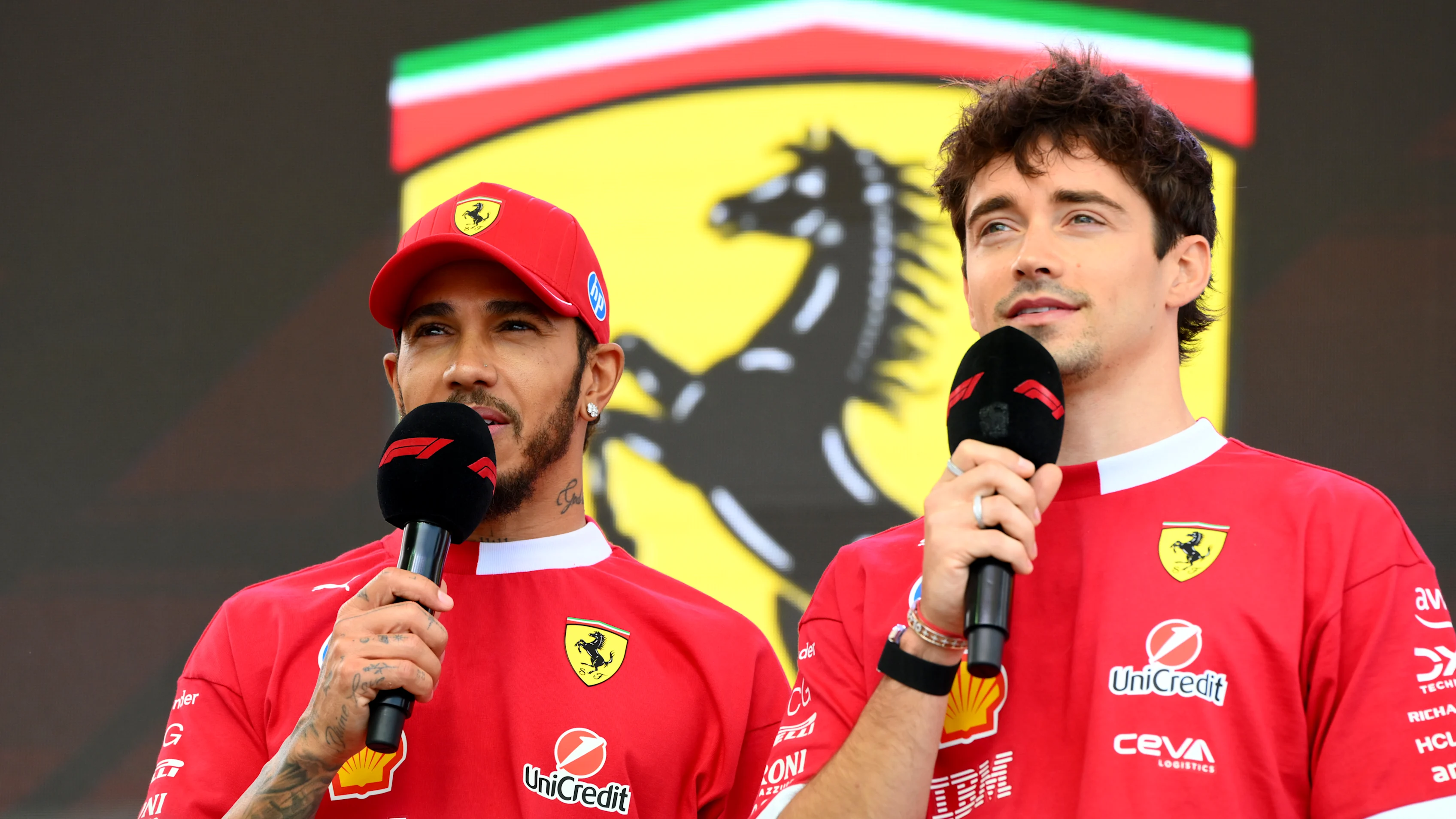 Budapeşte, Macaristan - 02 Ağustos: Büyük Britanya'dan Lewis Hamilton ve Scuderia Ferrari ve Charles