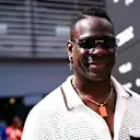 Mario Balotelli, padoktan geçerken kafaları çevirdi - İtalyan forvet arabaları kadar kamera çiziyor. Daha fazlası için kaydırın