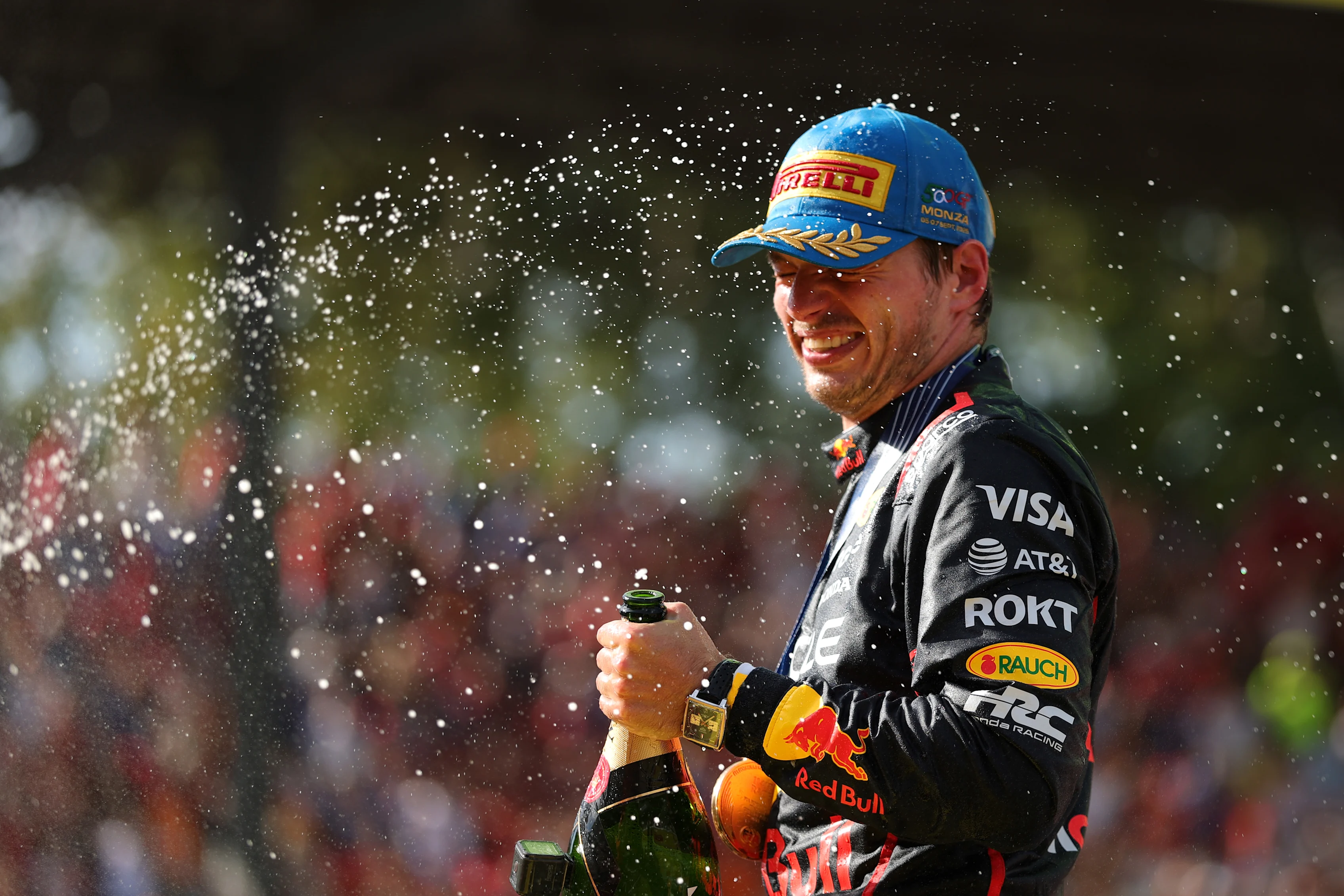 Monza, İtalya - 07 Eylül: Hollanda'dan yarış kazanan Max Verstappen ve Oracle Red Bull