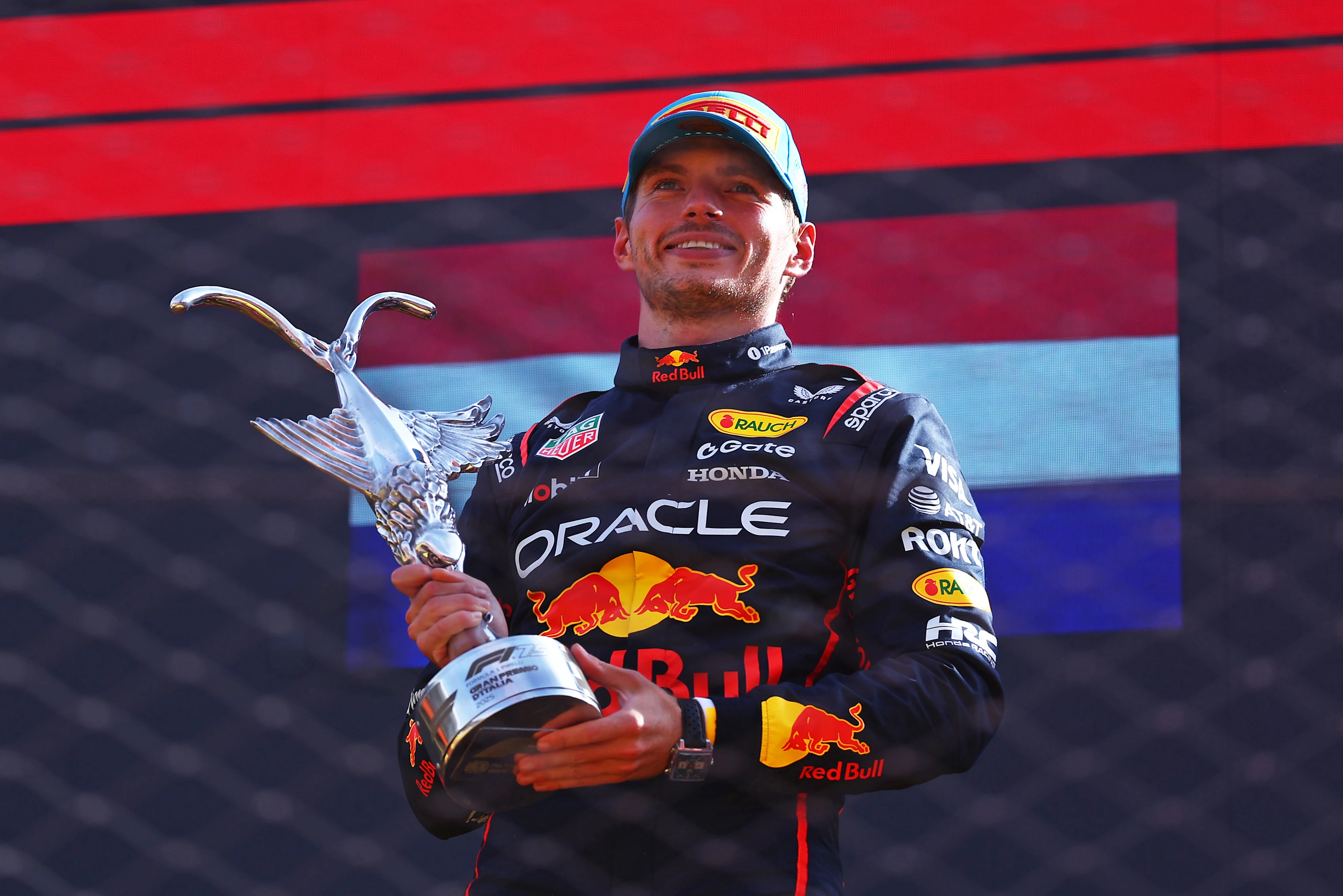 Monza, İtalya - 07 Eylül: Hollanda'dan yarış kazanan Max Verstappen ve Oracle Red Bull