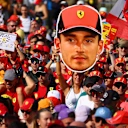 Tam ekranda Ferrari Pride. Özel bir destekçi Charles Leclerc için bayrağı yükseltir.