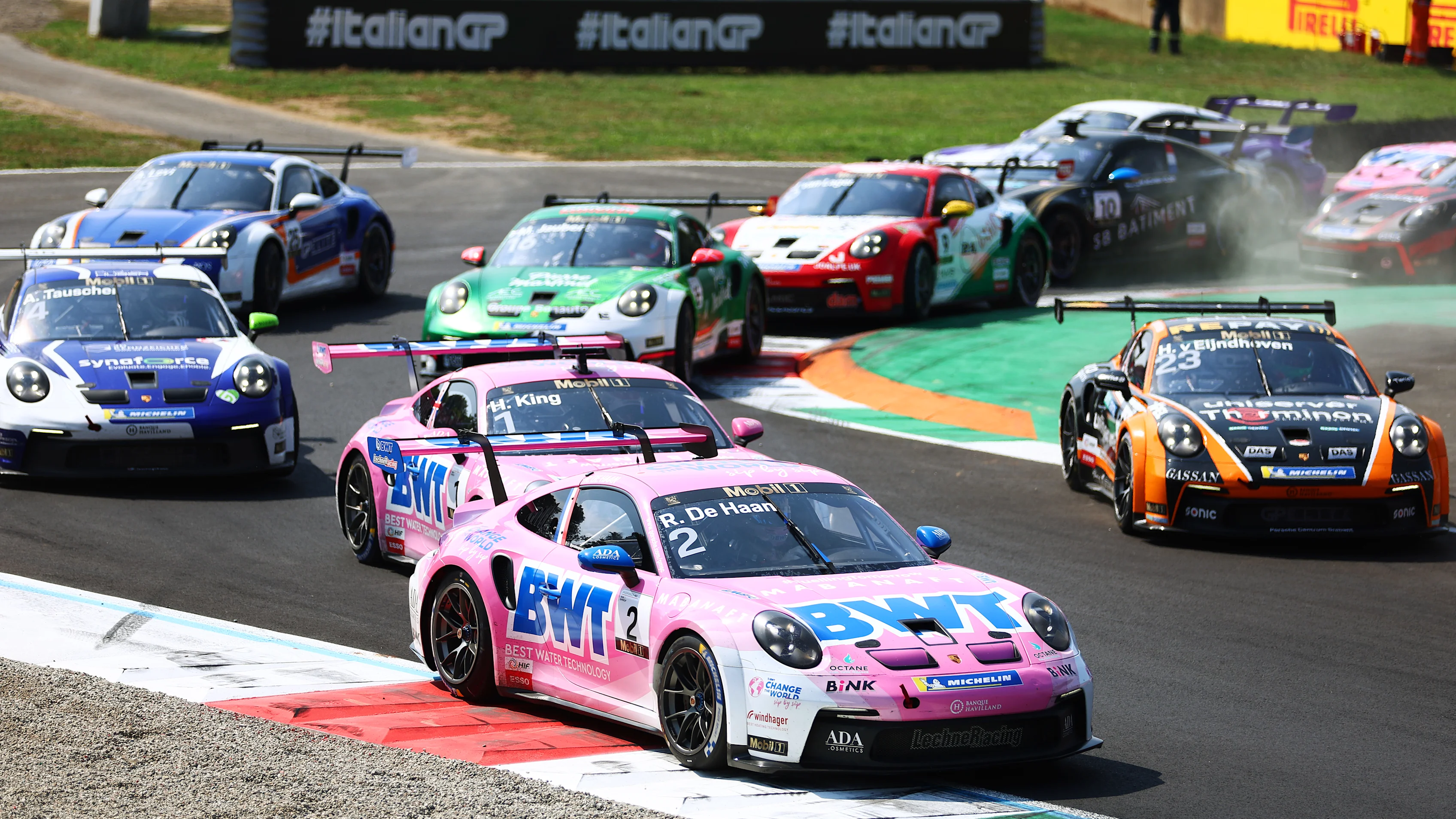 Monza, İtalya - 01 Eylül: Hollanda'dan Robert de Haan ve Bwt Lechner Racing (2) Lider Harry