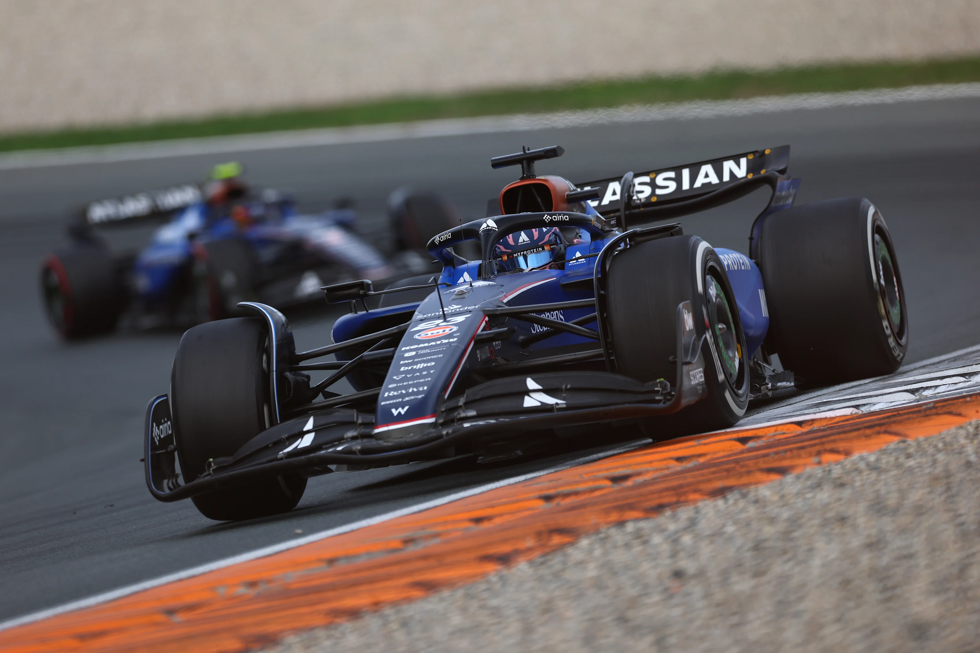 Zandvoort, Hollanda - 31 Ağustos: Tayland'dan Alexander Albon (23) Williams FW47