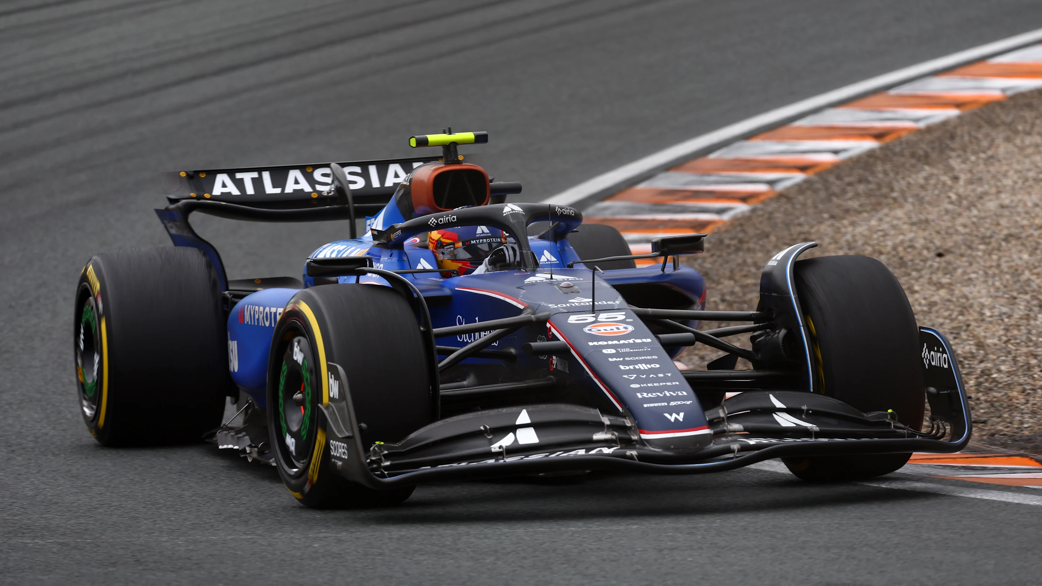 Zandvoort, Hollanda - 31 Ağustos: İspanya'dan Carlos Sainz (55) Williams FW47 Mercedes