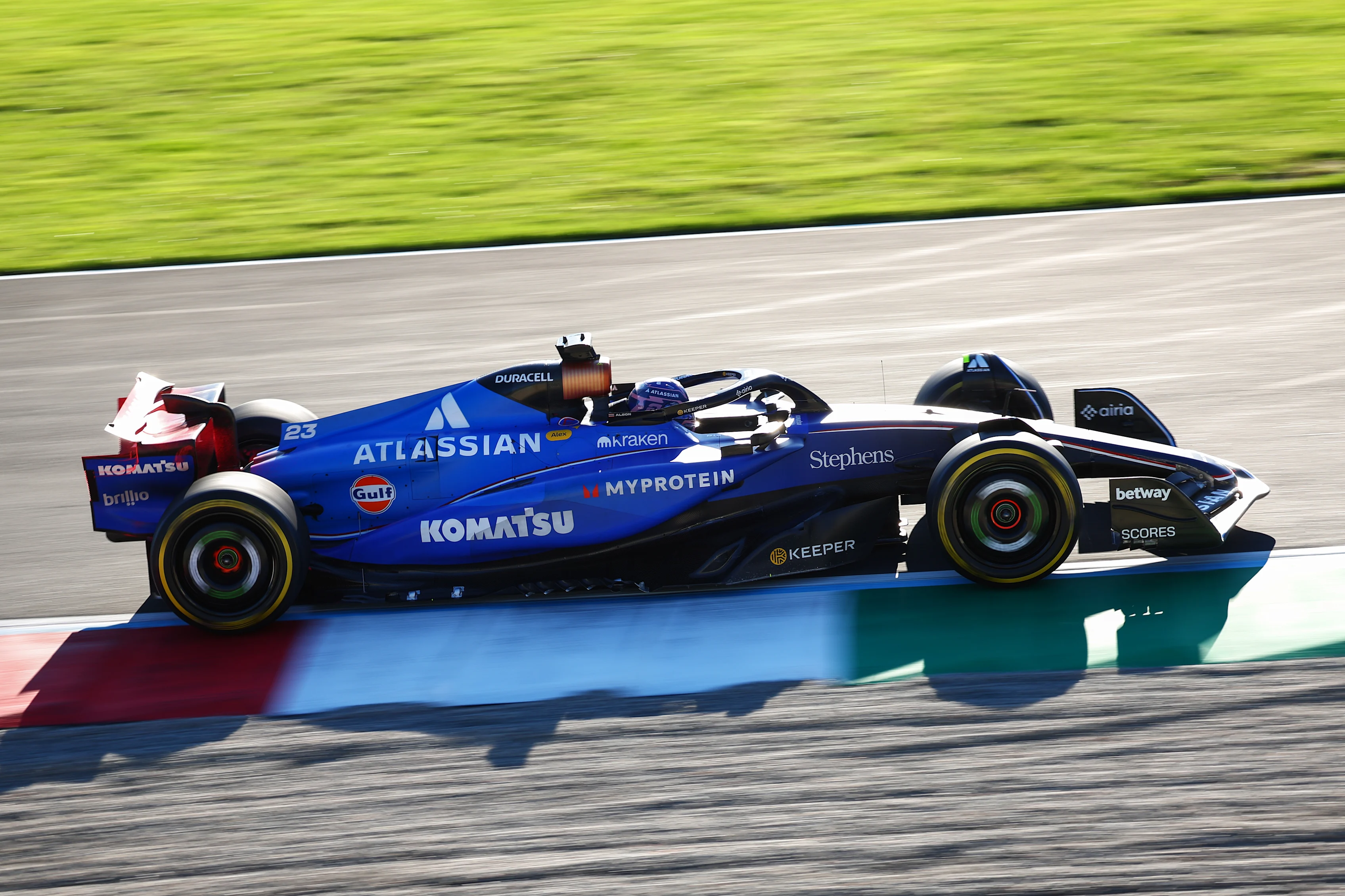 Monza, İtalya - 05 Eylül: Tayland'dan Alexander Albon (23) Williams FW47 Mercedes