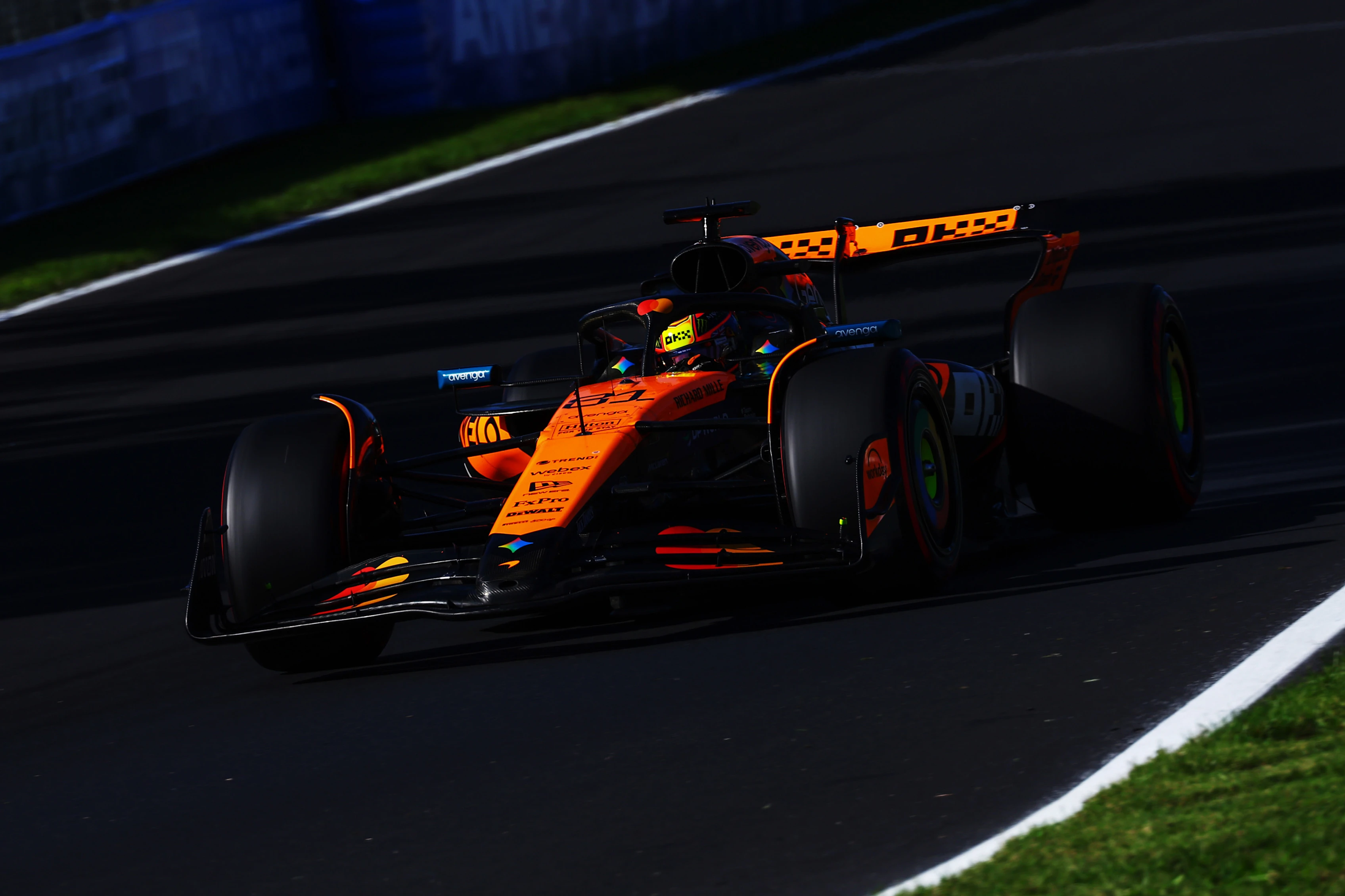 Monza, İtalya - 06 Eylül: Avustralya'dan Oscar Piastri (81) McLaren MCL39 Mercedes