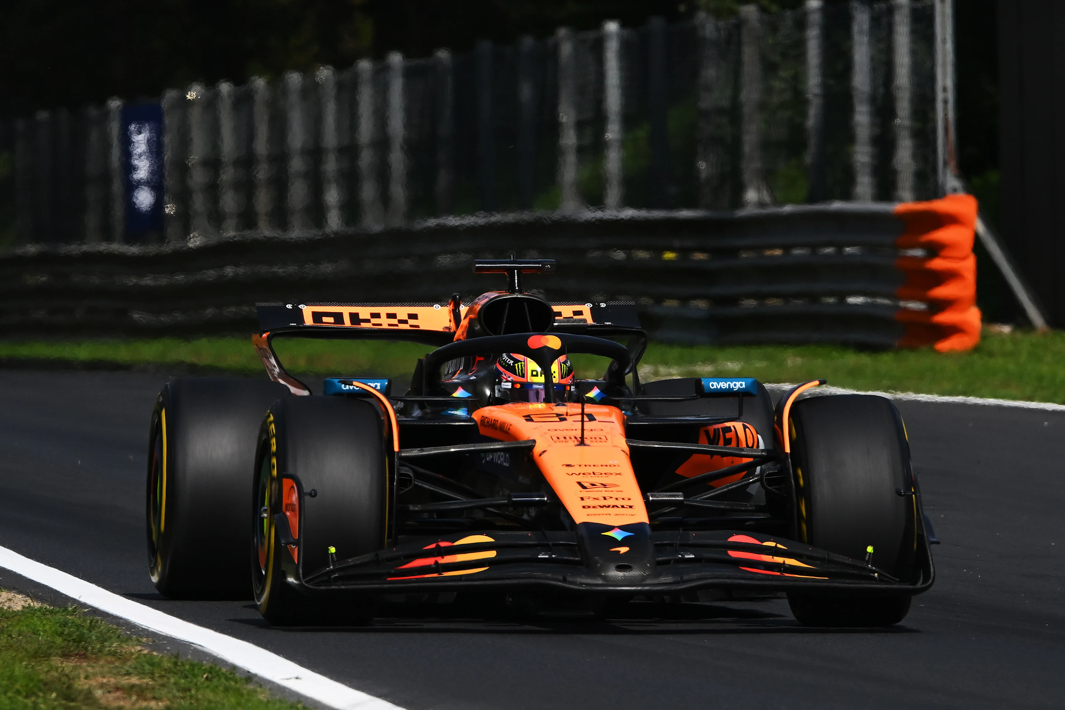 Monza, İtalya - 07 Eylül: Avustralya'dan Oscar Piastri (81) McLaren MCL39 Mercedes