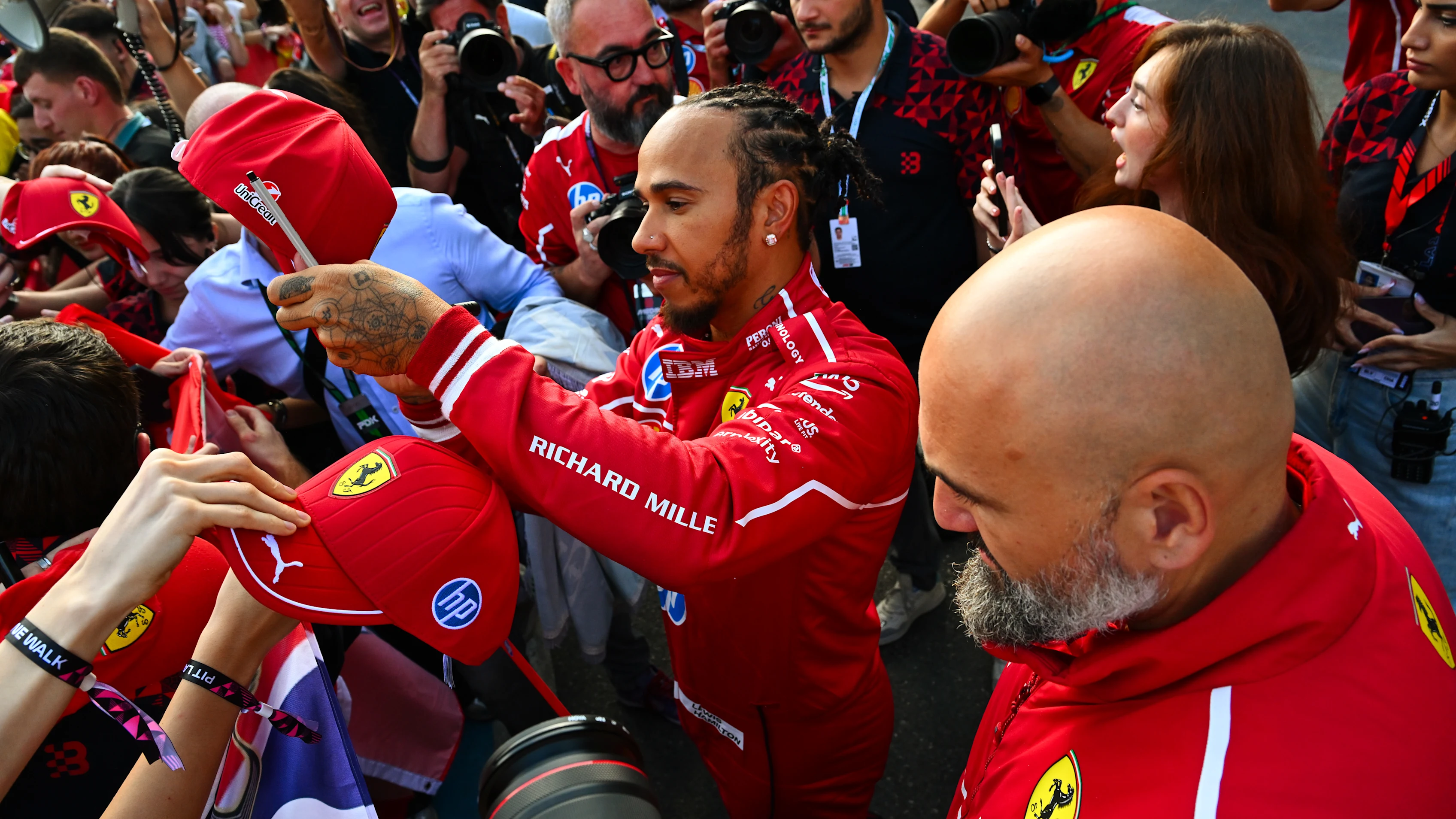 Bakü, Azerbaycan - 18 Eylül: Büyük Britanya ve Scuderia Ferrari'den Lewis Hamilton