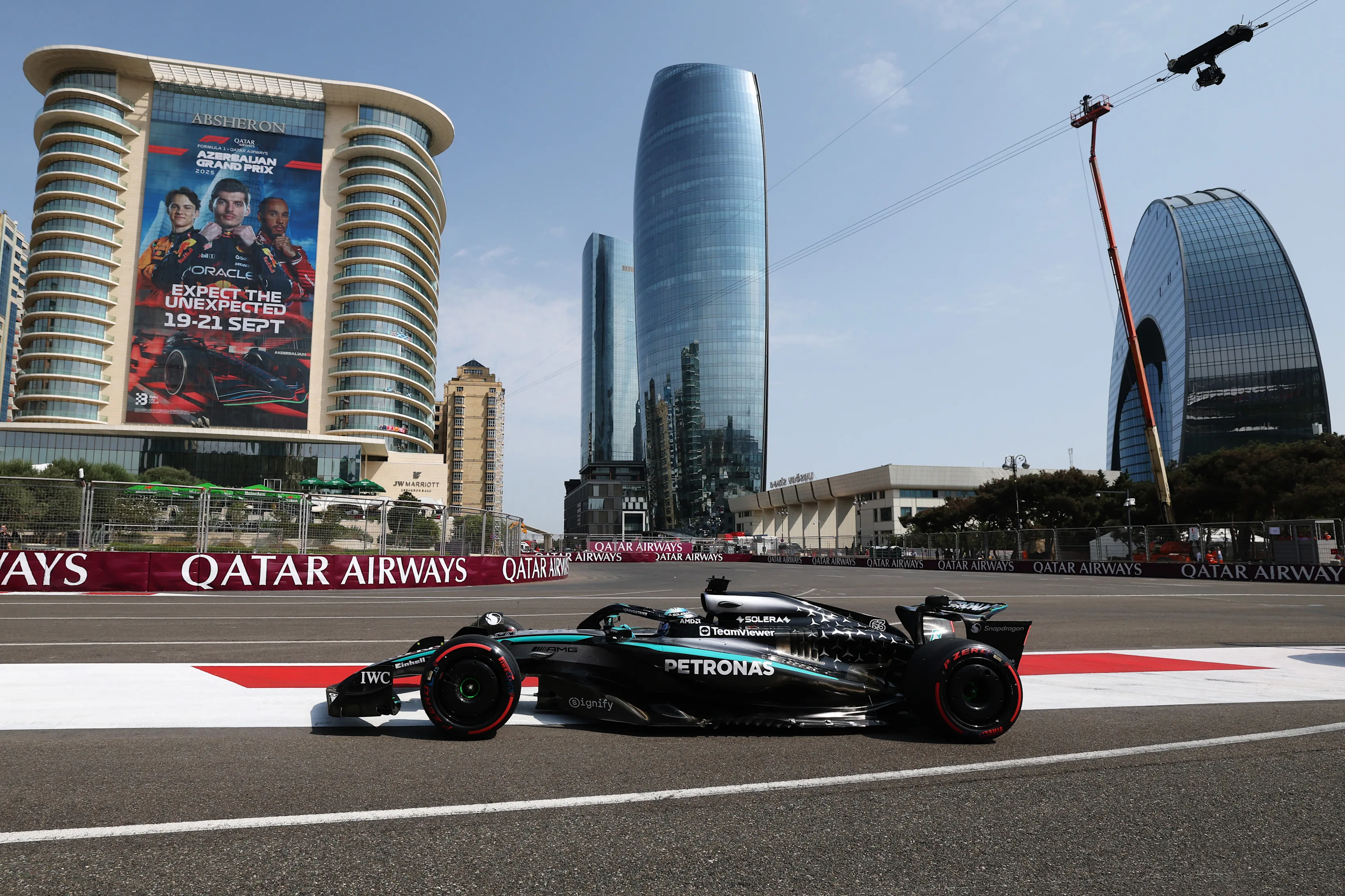 BAKU, Azerbaycan - 19 Eylül: Büyük Britanya'dan George Russell (63) Mercedes AMG'yi kullanıyor