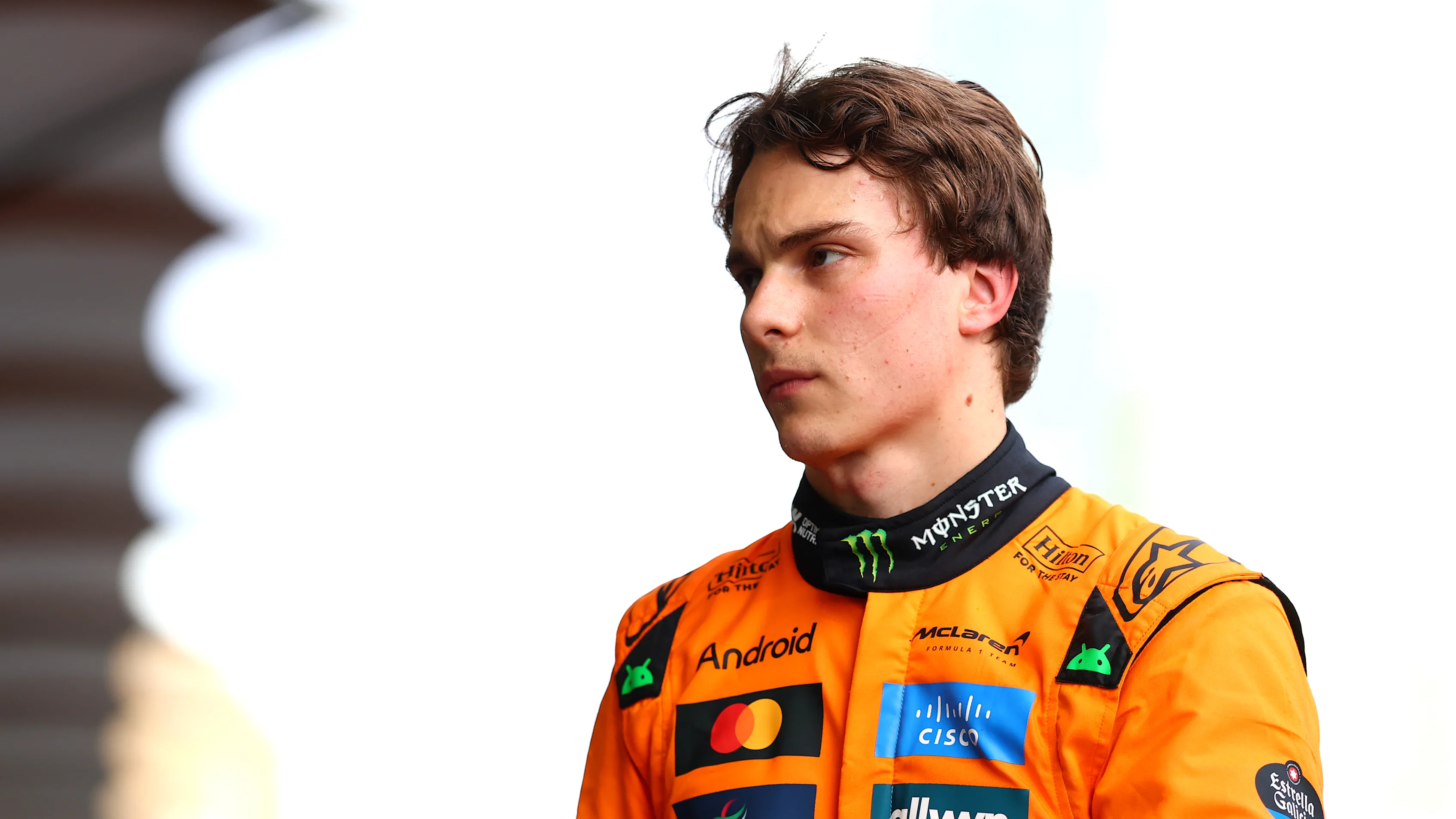 BAKU, Azerbaycan - 20 Eylül: Avustralya ve McLaren Oscar Piastri ve Pitlane'de yürüyor