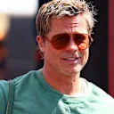 F1 The Film'in çekimleri sırasında Sonny Hayes olarak Brad Pitt