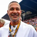 Ruud Gullit, 2024'te Lando Norris'e Kutup Pozisyonu Ödülü'nü sunduktan sonra ızgaraya dönüşünden keyif aldı.
