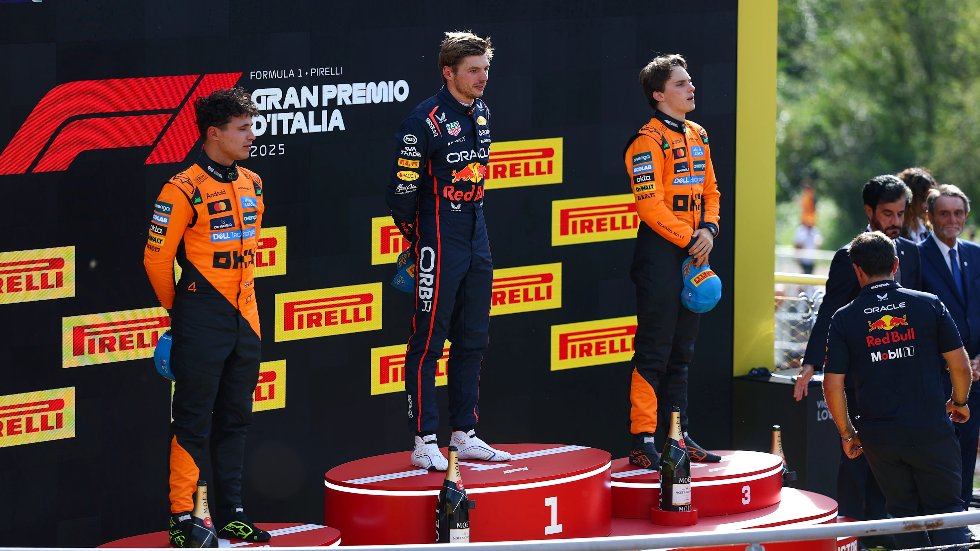 Monza, İtalya - 07 Eylül: Hollanda'dan yarış kazanan Max Verstappen ve Oracle Red Bull