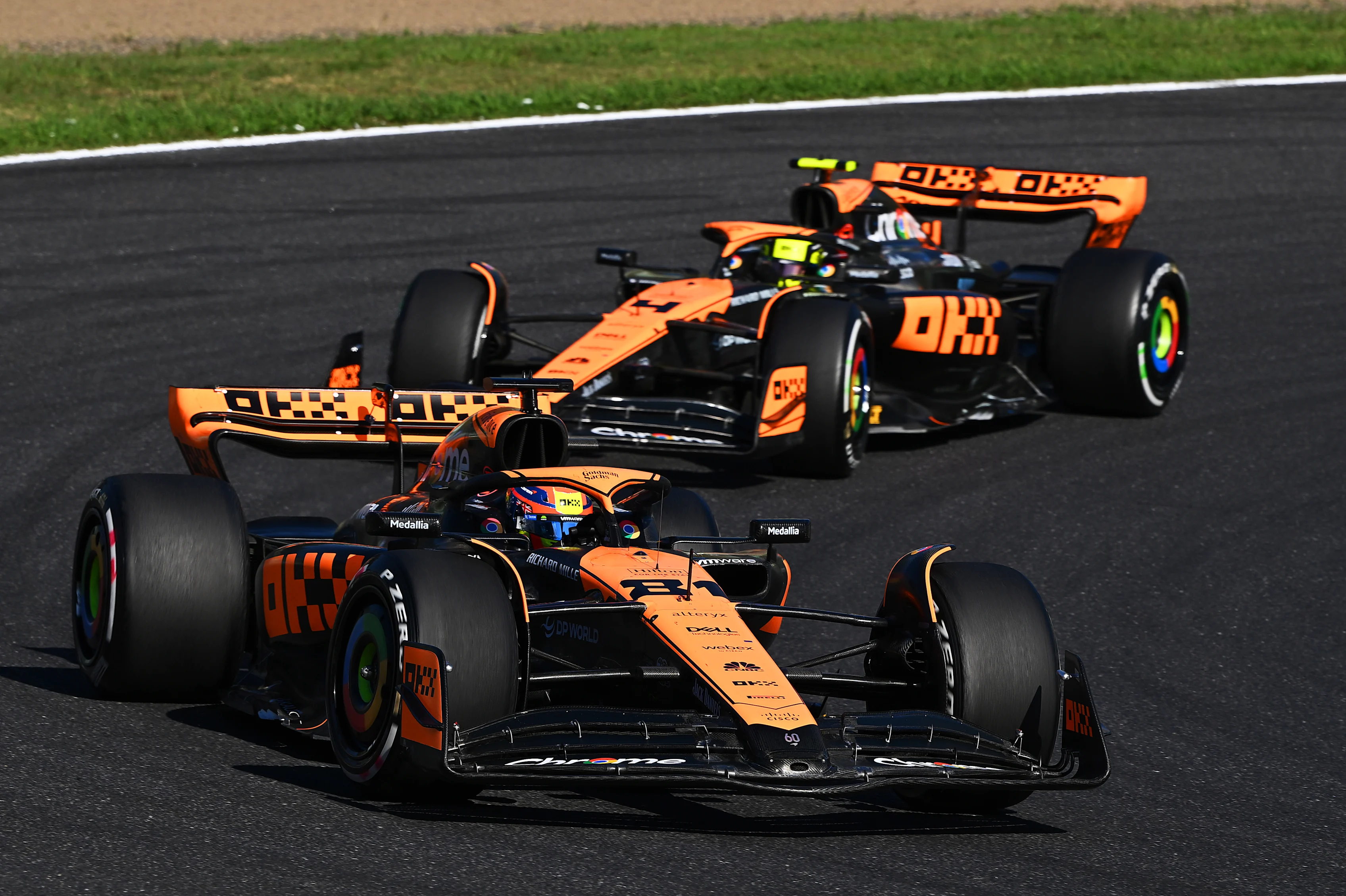 SUZUKA, JAPONYA - 24 EYLÜL: Avustralyalı Oscar Piastri (81) McLaren MCL60 Mercedes'i kullanıyor