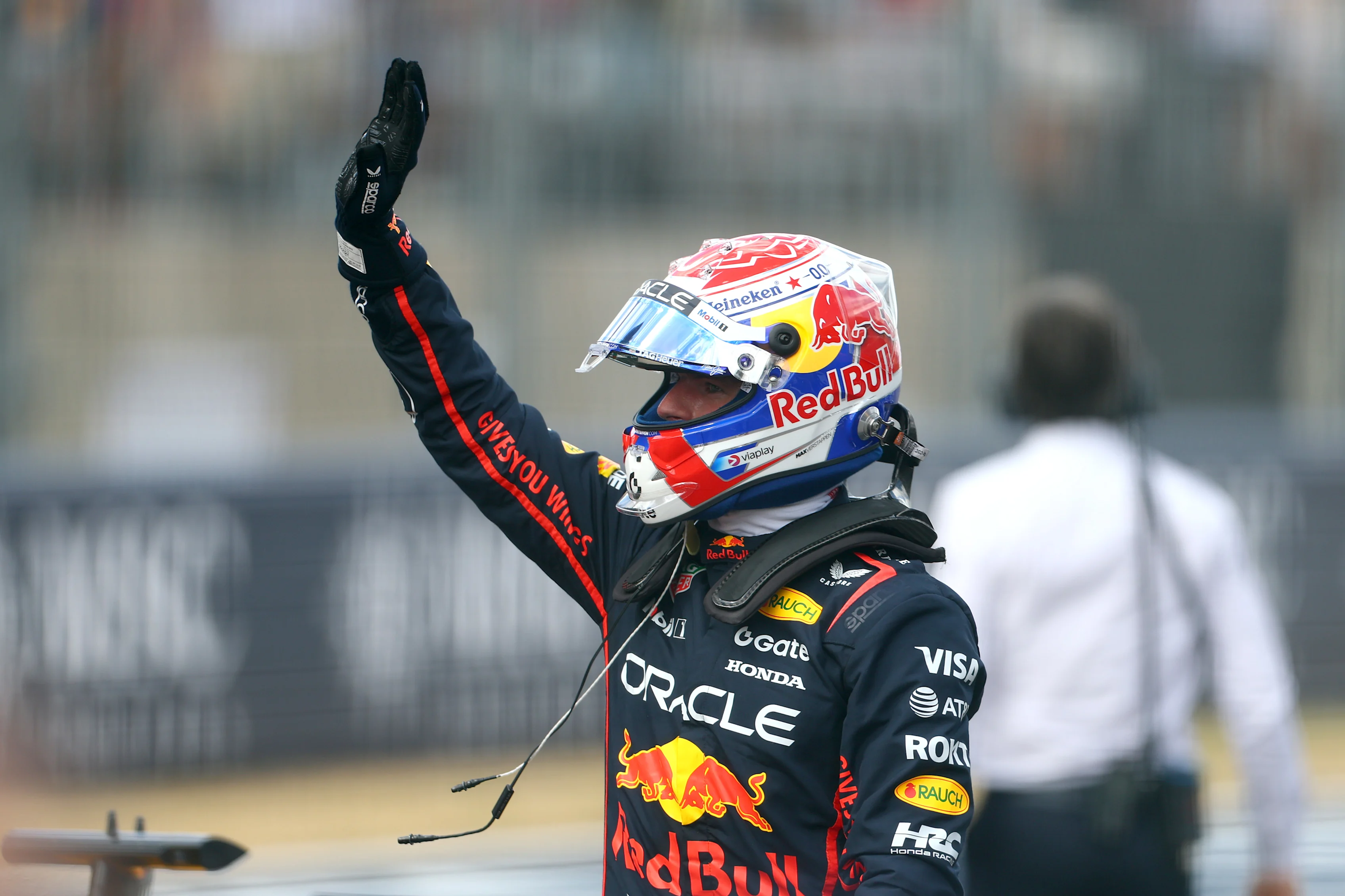 AUSTIN, TEXAS - 18 EKİM: Sprint galibi Hollandalı Max Verstappen ve Oracle Red Bull