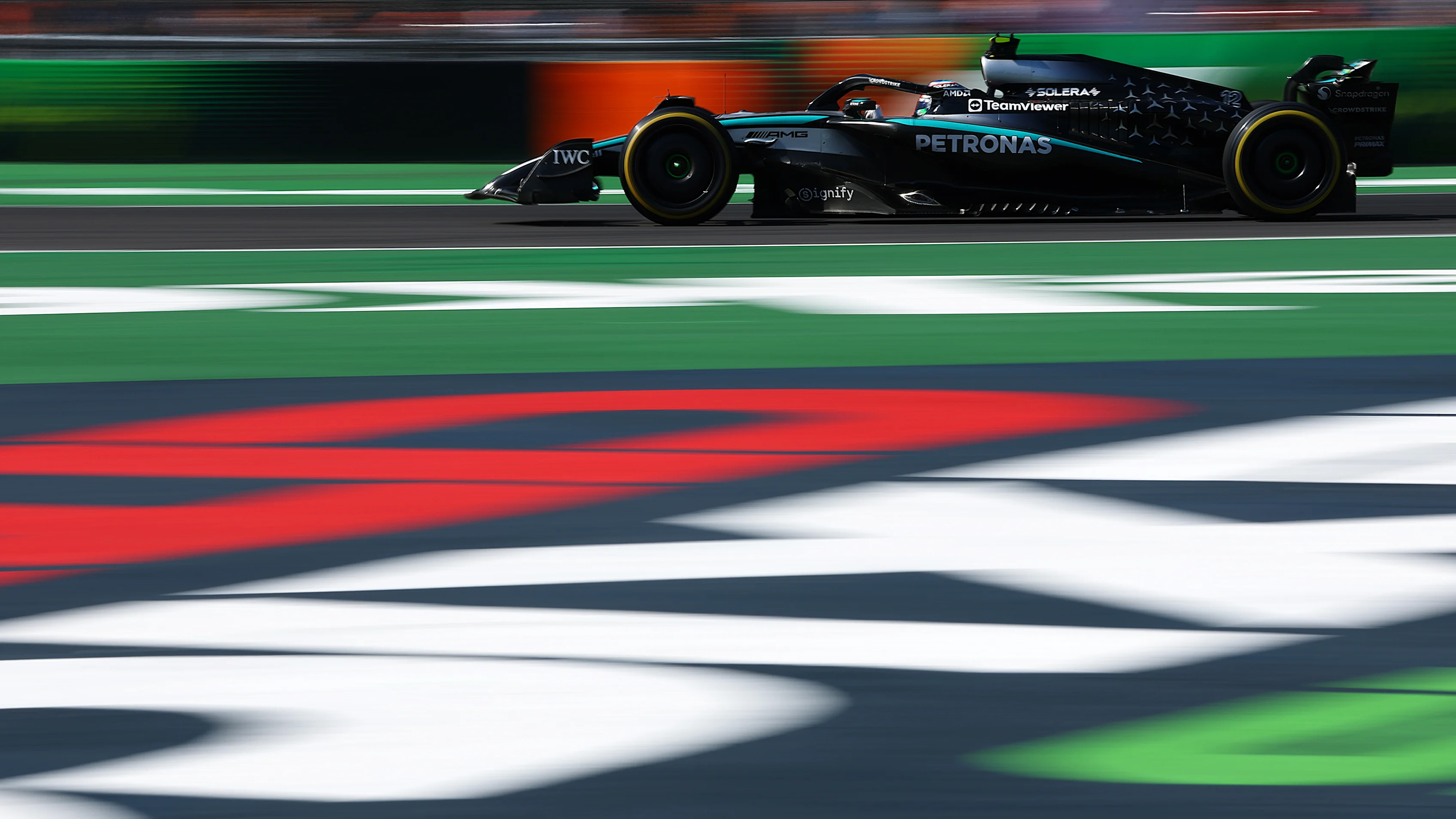 MEXICO CITY, MEKSİKA - 26 EKİM: İtalya'dan Andrea Kimi Antonelli (12) Mercedes AMG'yi kullanıyor