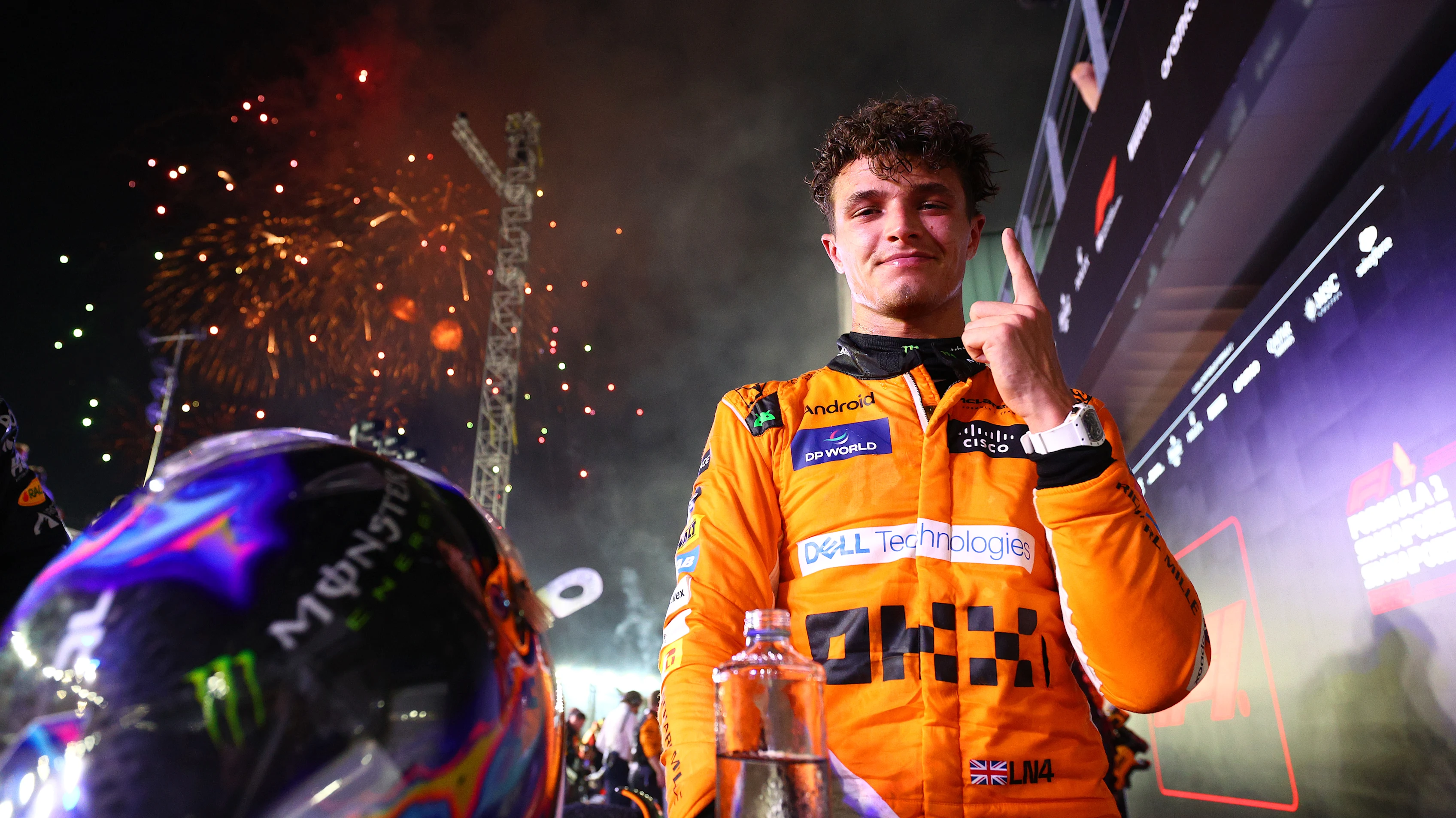 Singapur, Singapur - 22 Eylül: Büyük Britanya ve McLaren'den yarış kazanan Lando Norris