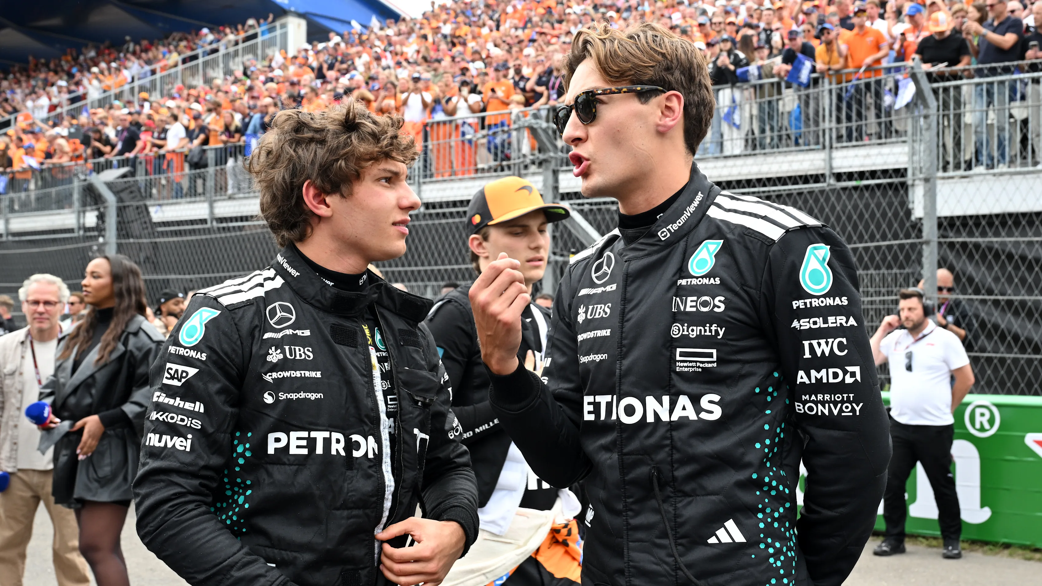 ZANDVOORT, HOLLANDA - 31 AĞUSTOS: İtalya'dan Andrea Kimi Antonelli ve Mercedes AMG Petronas F1