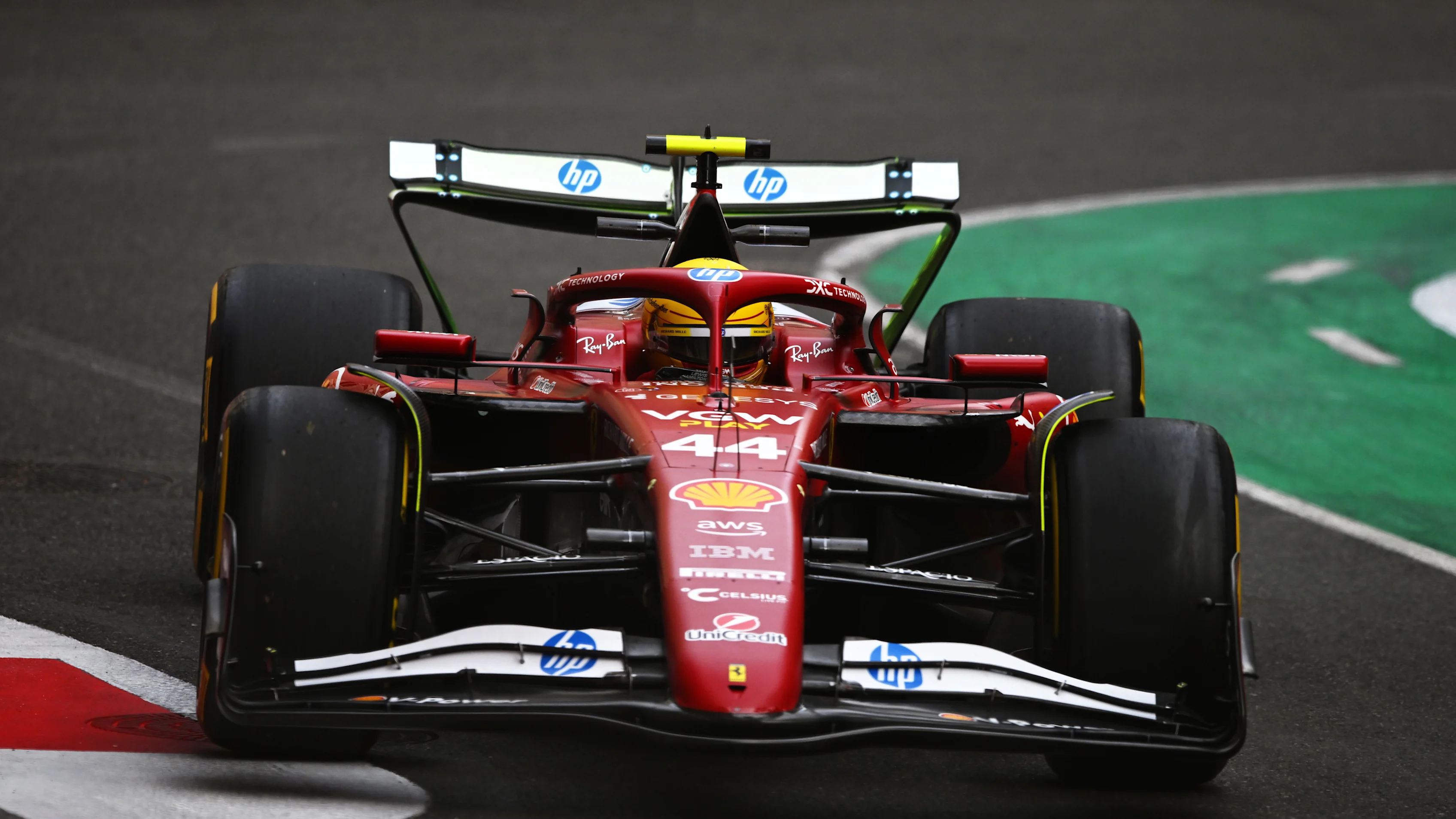 BAKU, Azerbaycan - 19 Eylül: Büyük Britanya'dan Lewis Hamilton (44) Scuderia Ferrari