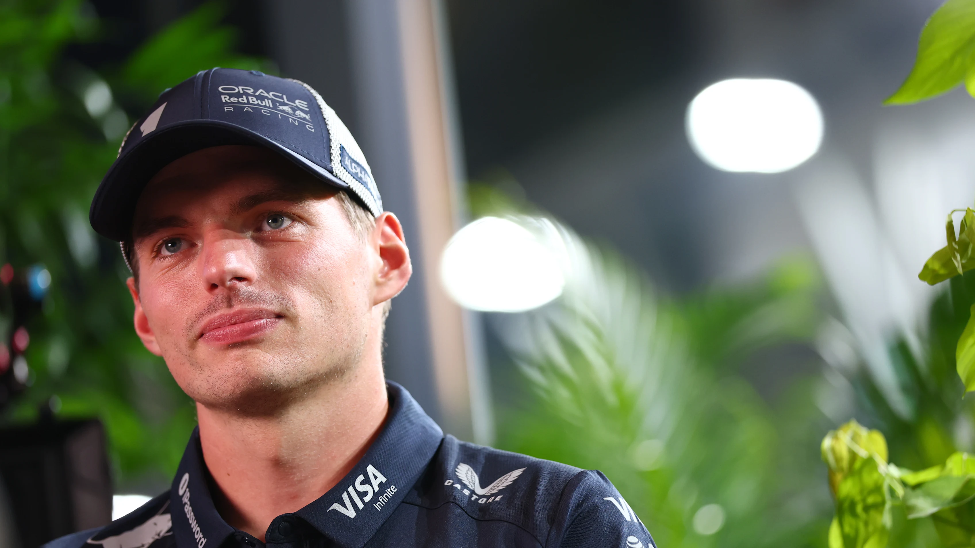 Singapur, Singapur - 02 Ekim: Hollanda'dan Max Verstappen ve Oracle Red Bull Racing