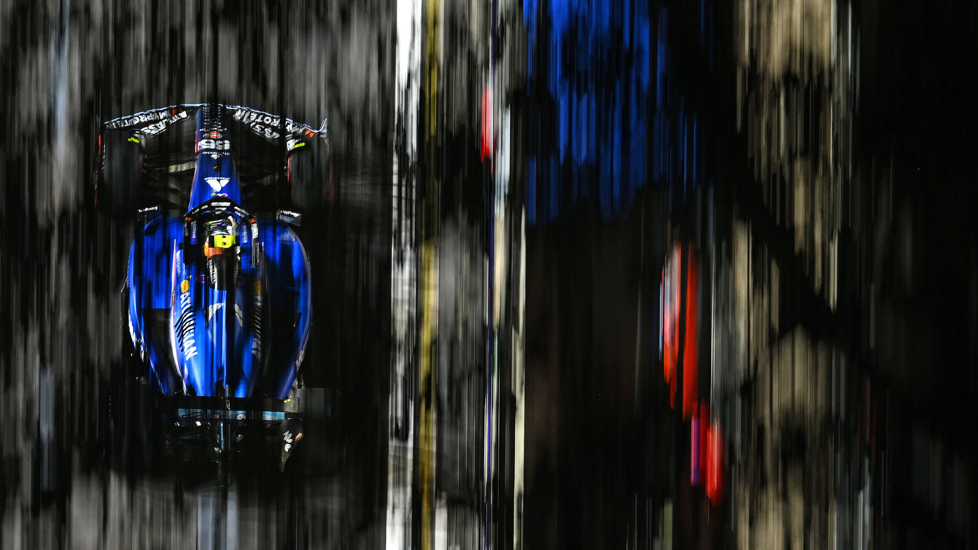 Singapur, Singapur - 03 Ekim: İspanya'dan Carlos Sainz (55) Williams FW47 Mercedes