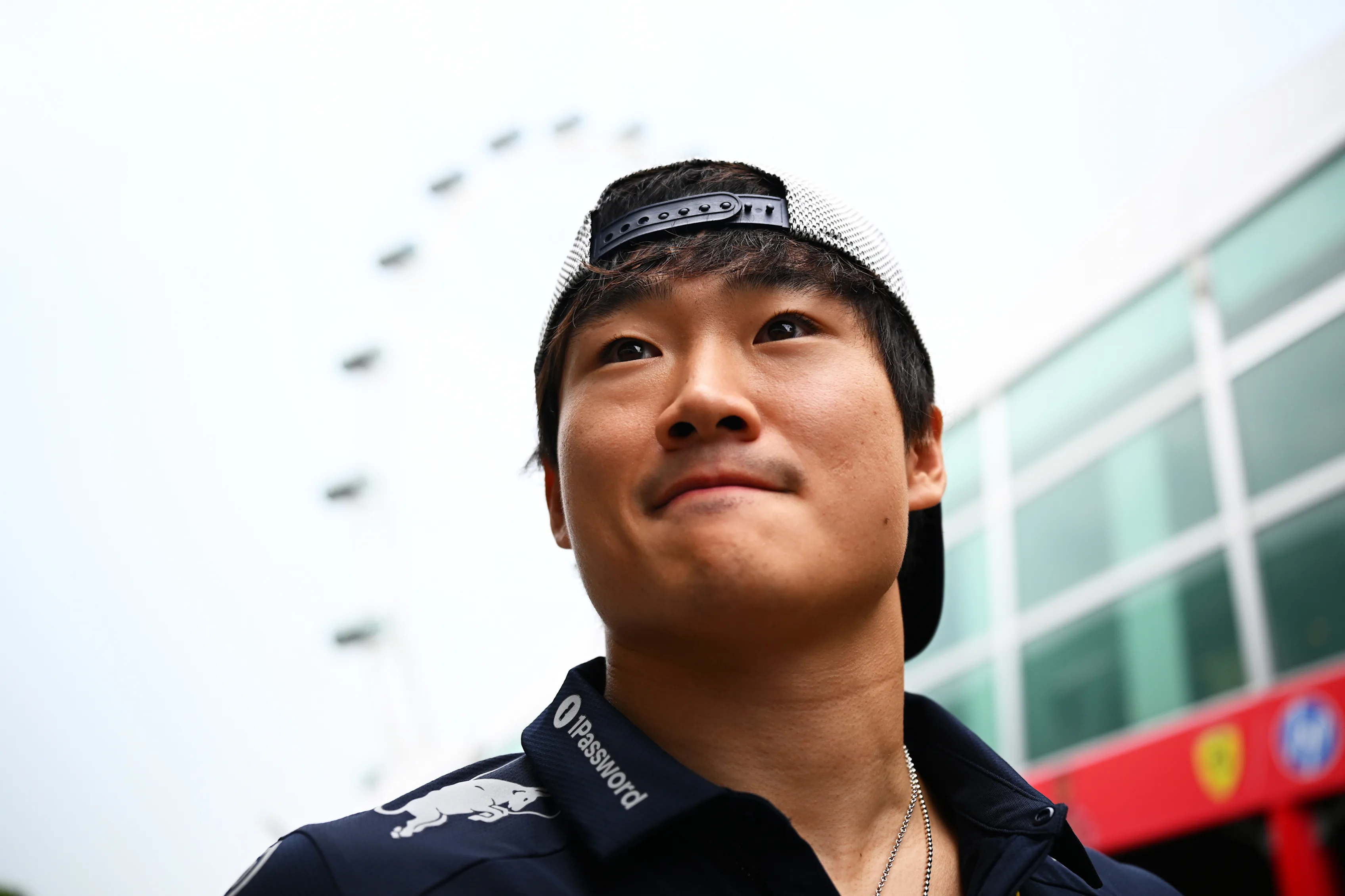 SİNGAPUR, SİNGAPUR - 05 EKİM: Japonya'dan Yuki Tsunoda ve Oracle Red Bull Racing,