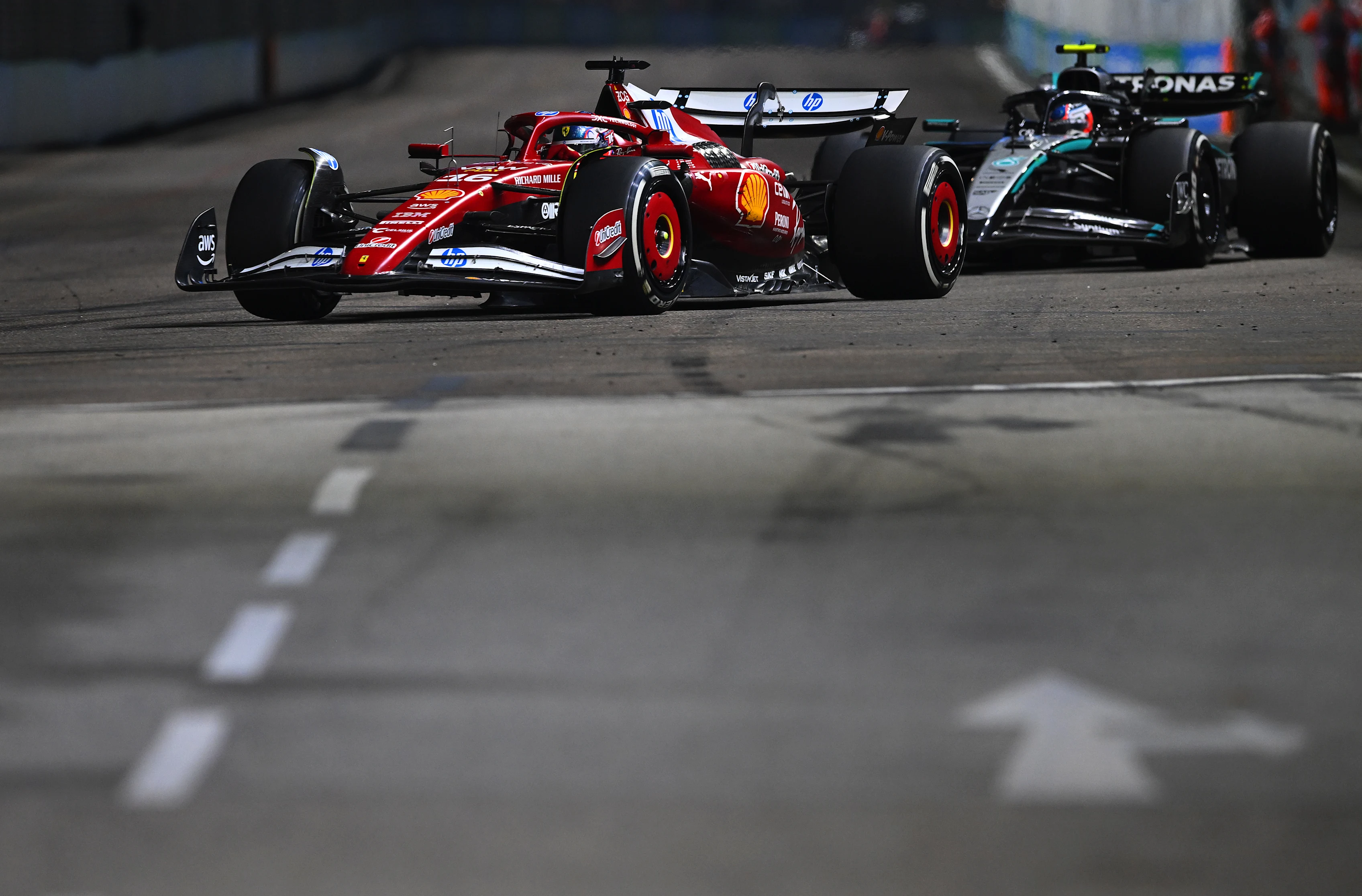 Singapur, Singapur - 05 Ekim: Monako'dan Charles Leclerc (16) Scuderia Ferrari