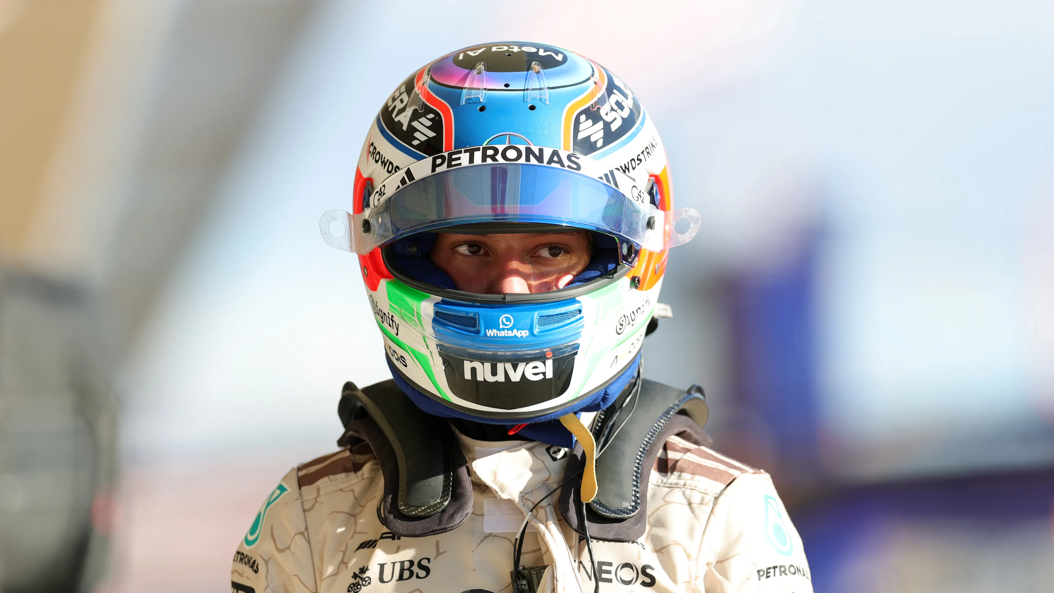 AUSTIN, Teksas - 17 Ekim: İtalya'dan Andrea Kimi Antonelli ve Mercedes AMG Petronas F1 Takımı yürüyor