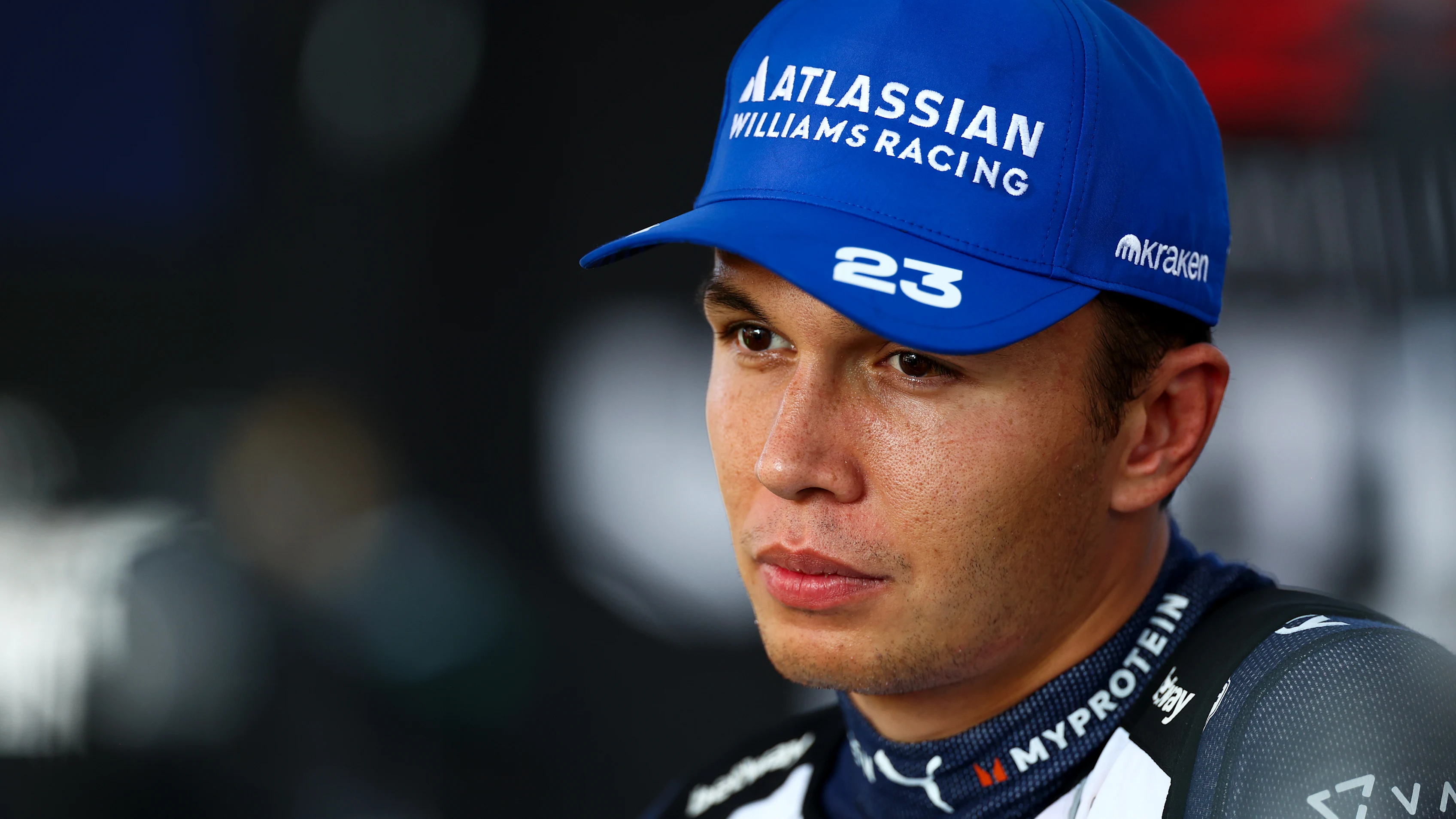 AUSTIN, TEXAS - 18 EKİM: Elemelerde on dokuzuncu sırada yer alan Taylandlı Alexander Albon ve Williams,