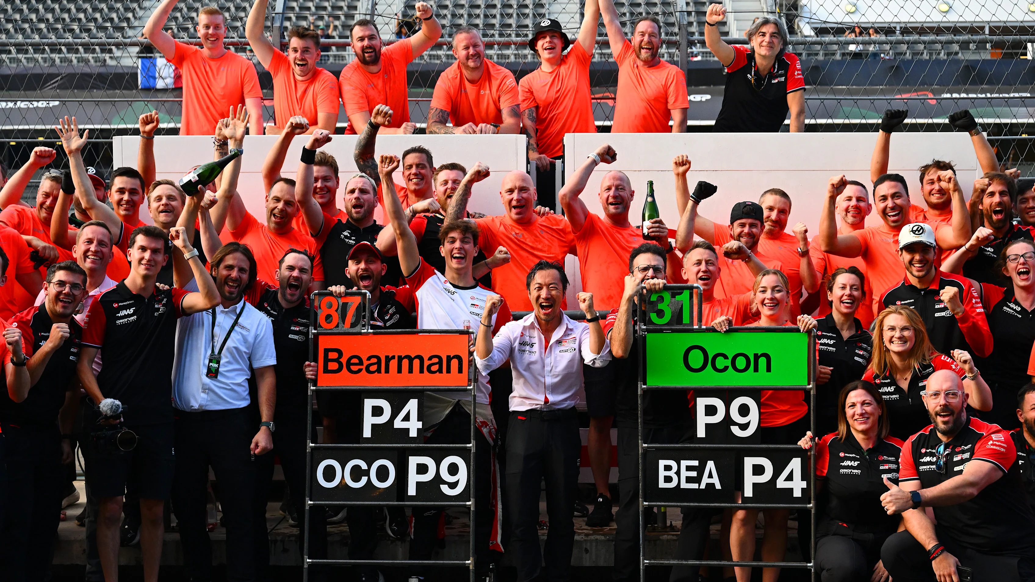 MEXICO CITY, MEKSİKA - 26 EKİM: Büyük Britanya'dan Oliver Bearman ve Haas F1 Ayao dördüncü oldu