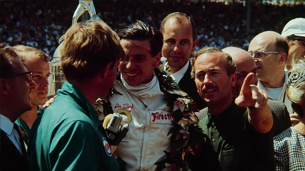 Amerika Birleşik Devletleri - 01 Haziran: 49. Indianapolis 500-1965. Tasarımcı ile Jim Clark (Orta) Mühendis