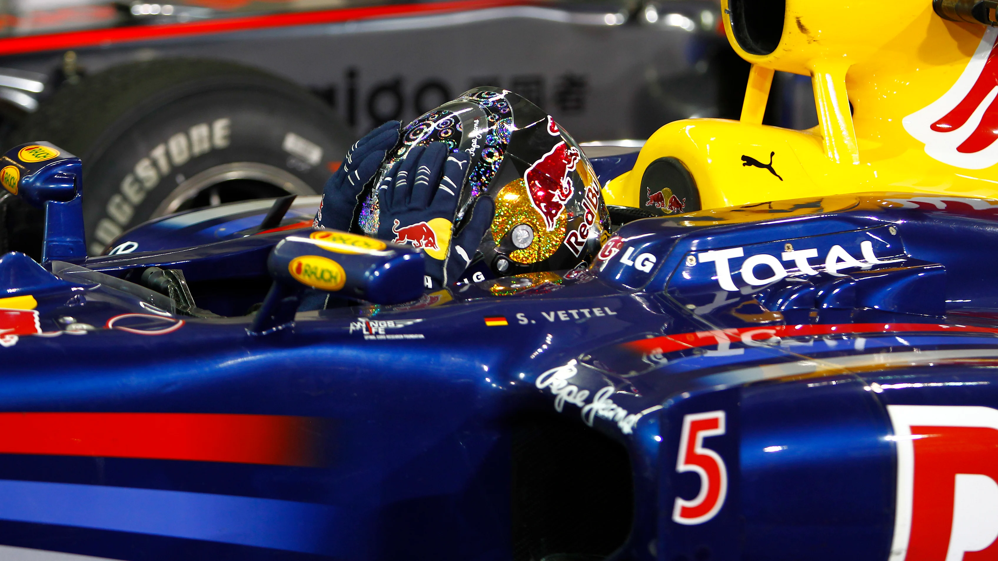 Yas Marina Circuit, Abu Dhabi, Birleşik Arap Emirlikleri 14 Kasım 2010. Sebastian Vettel, Red Bull