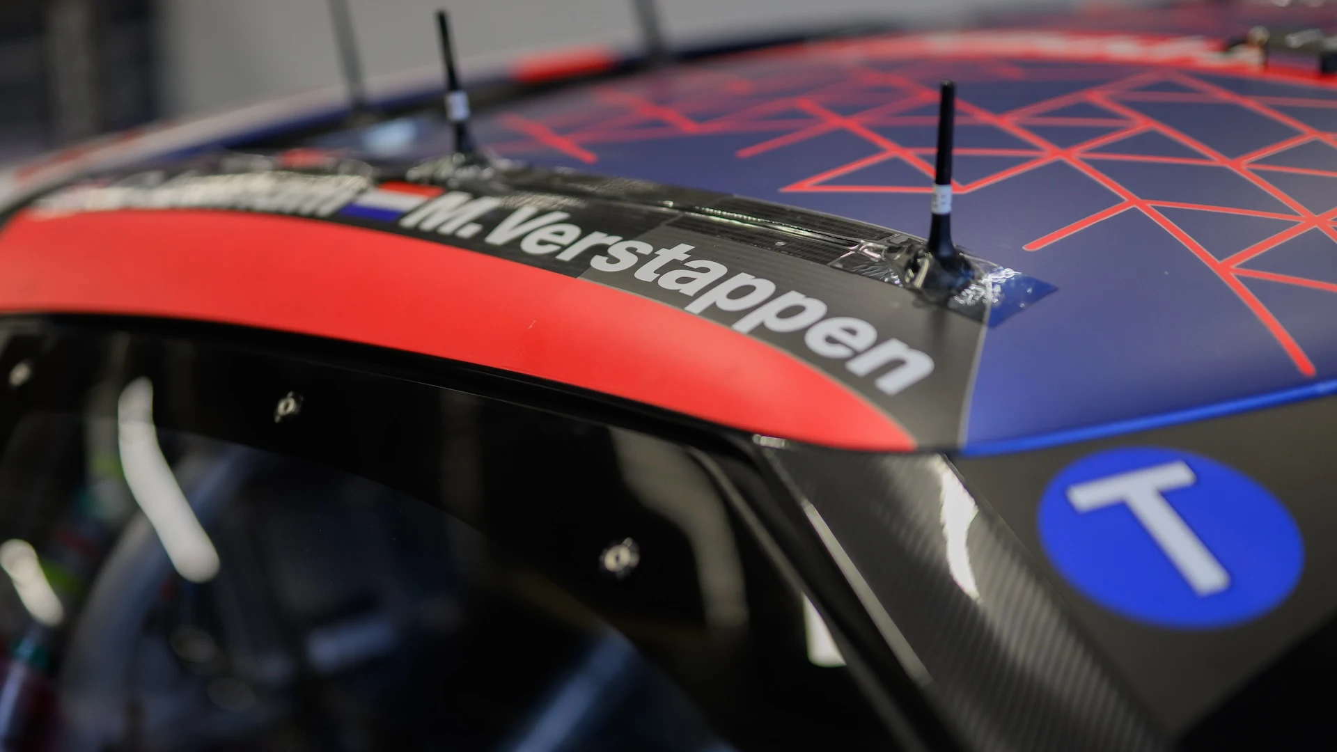 NUERBURG, Almanya - 27 Eylül: Hollanda'nın adı Max Verstappen #31 Ferrari 296 GT3'te görülüyor