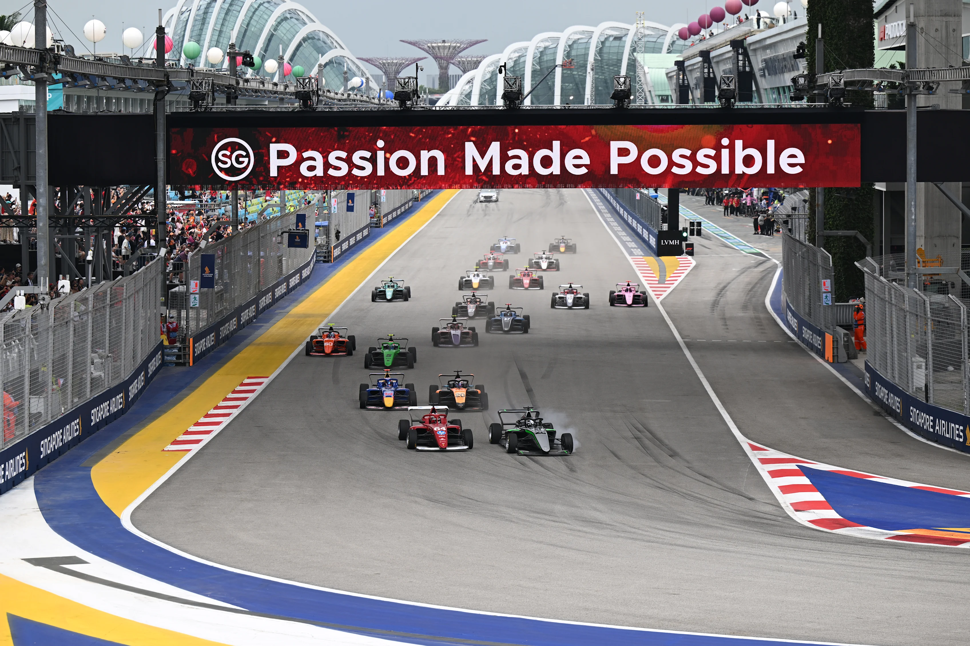Singapur, Singapur - 05 Ekim: Hollanda'dan Maya Weug ve MP Motorsport (64) ve Doriane Pin