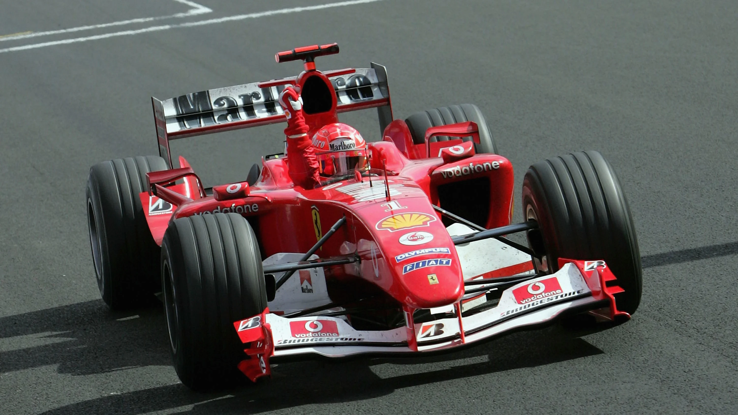 SPA FRANCORCHAMPS, BELÇİKA - 29 AĞUSTOS: Almanya'dan Michael Schumacher ve Ferrari kutlama yapıyor