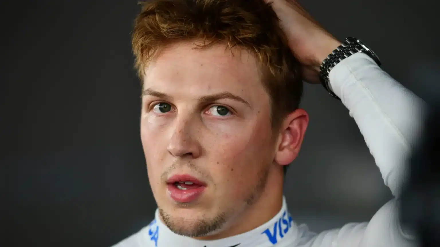 Lawson, Hadjar’ın Meksika’da puan alma ‘hızına’ sahip olmaması nedeniyle ‘tahrip edilmiş’ bir araba ile emekli oldu