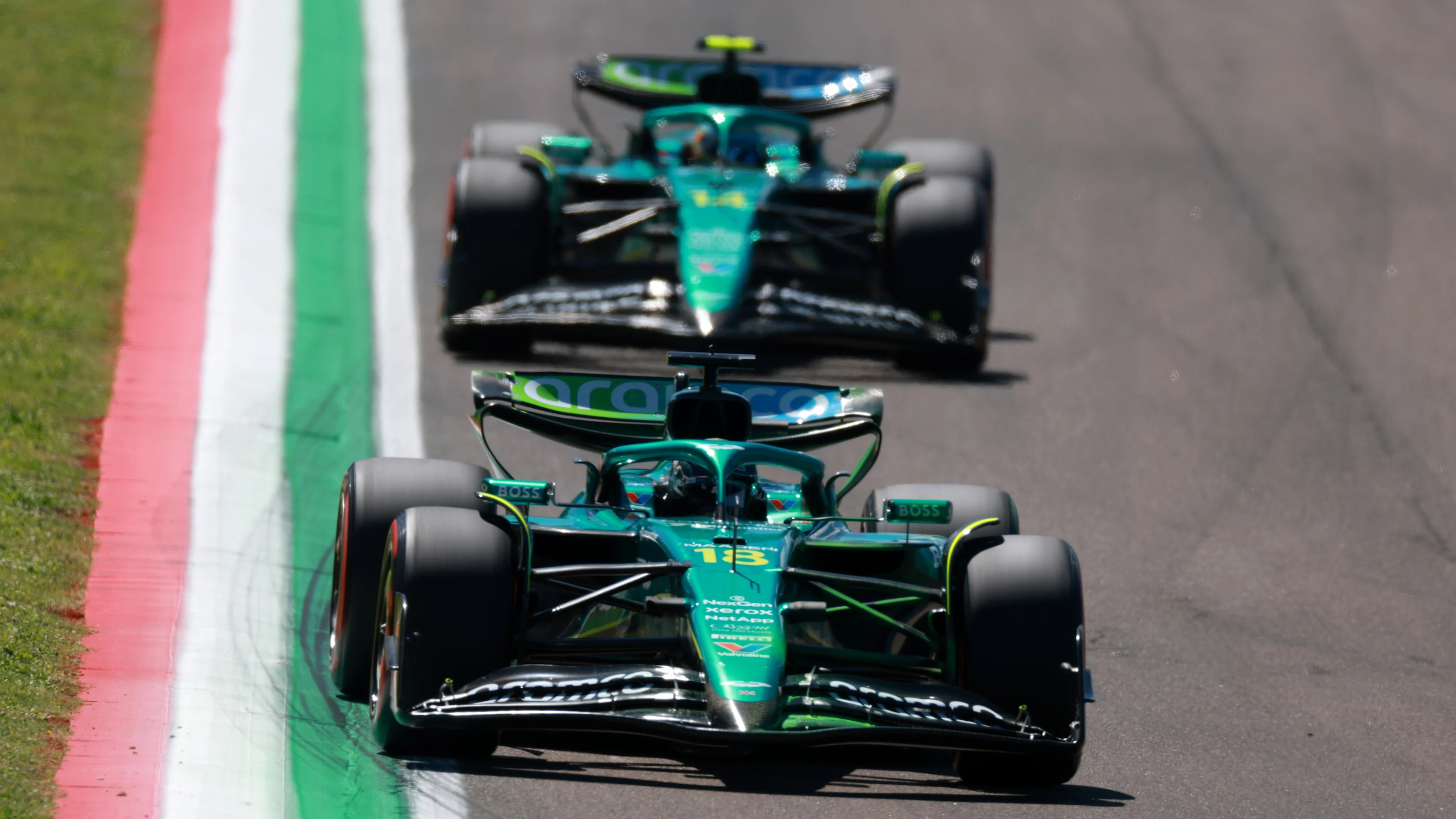 IMOLA, İTALYA - 16 MAYIS: Kanadalı Lance Stroll, (18) Aston Martin F1 Takımı AMR25 Mercedes'i kullanıyor