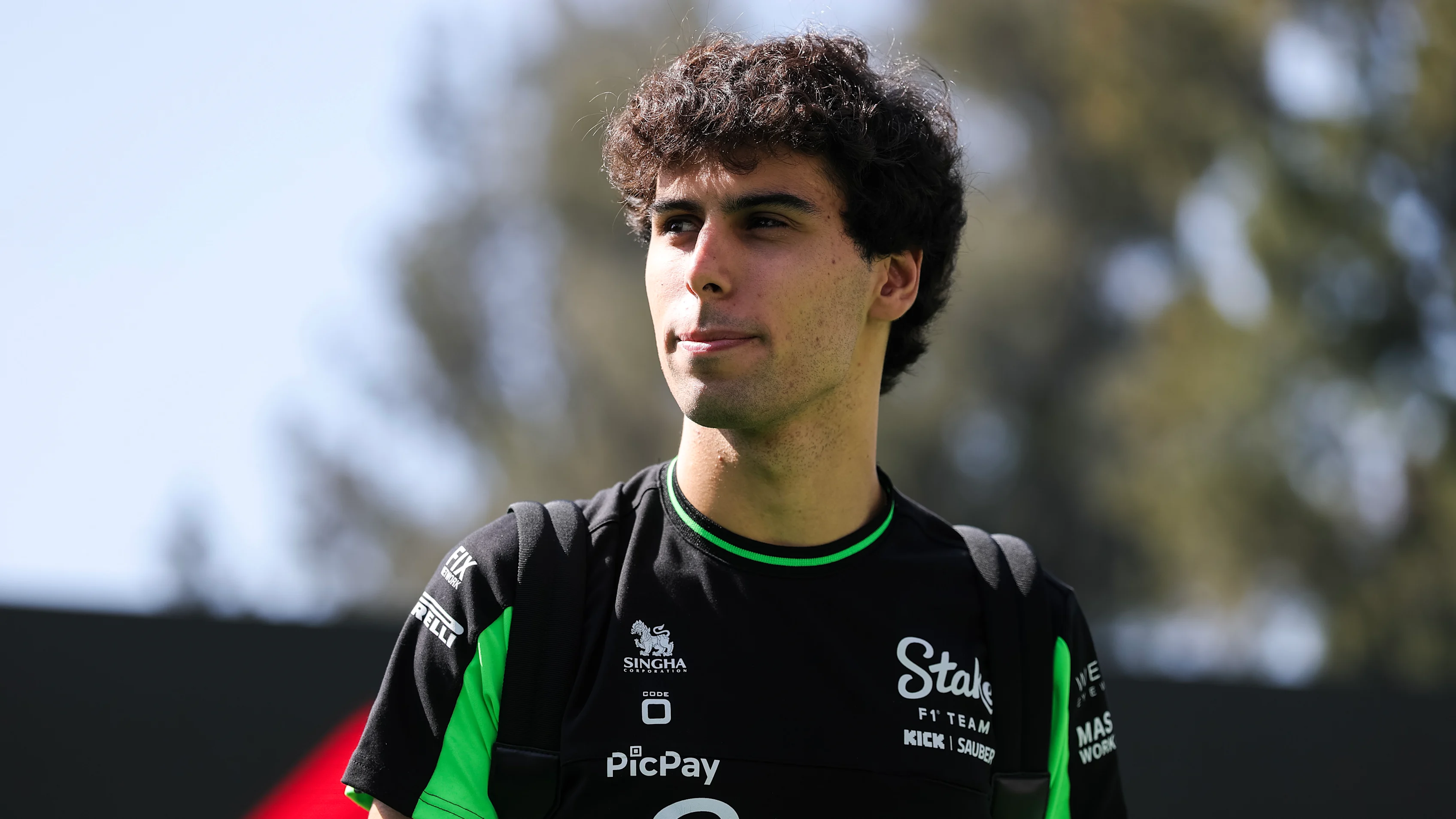 MEXICO CITY, MEKSİKA - 24 EKİM: Brezilyalı Gabriel Bortoleto ve Stake F1 Takımı Kick Sauber geliyor