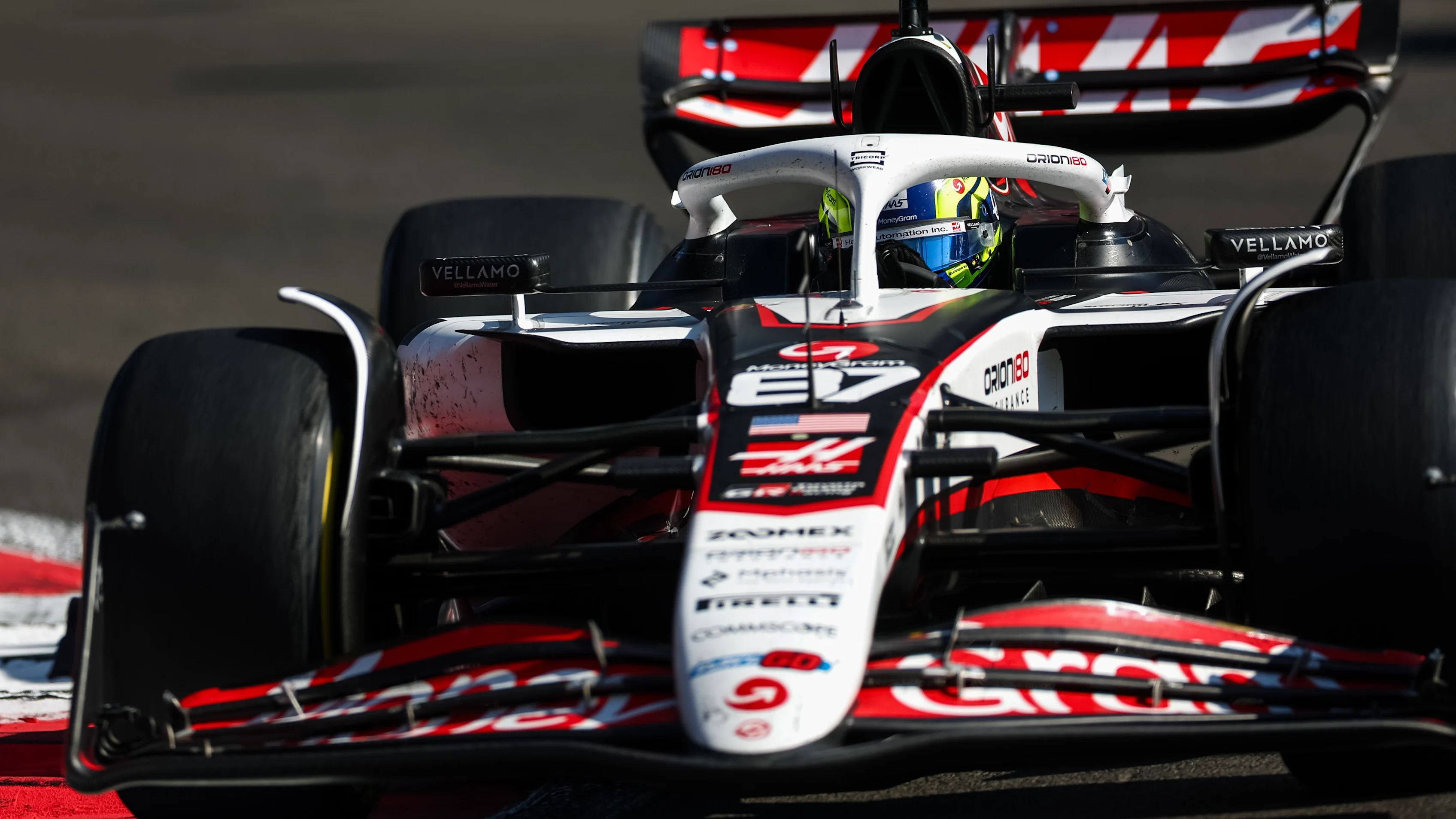 MEXICO CITY, MEKSİKA - 26 EKİM: Büyük Britanya'dan Oliver Bearman (87) Haas F1 VF-25'i kullanıyor