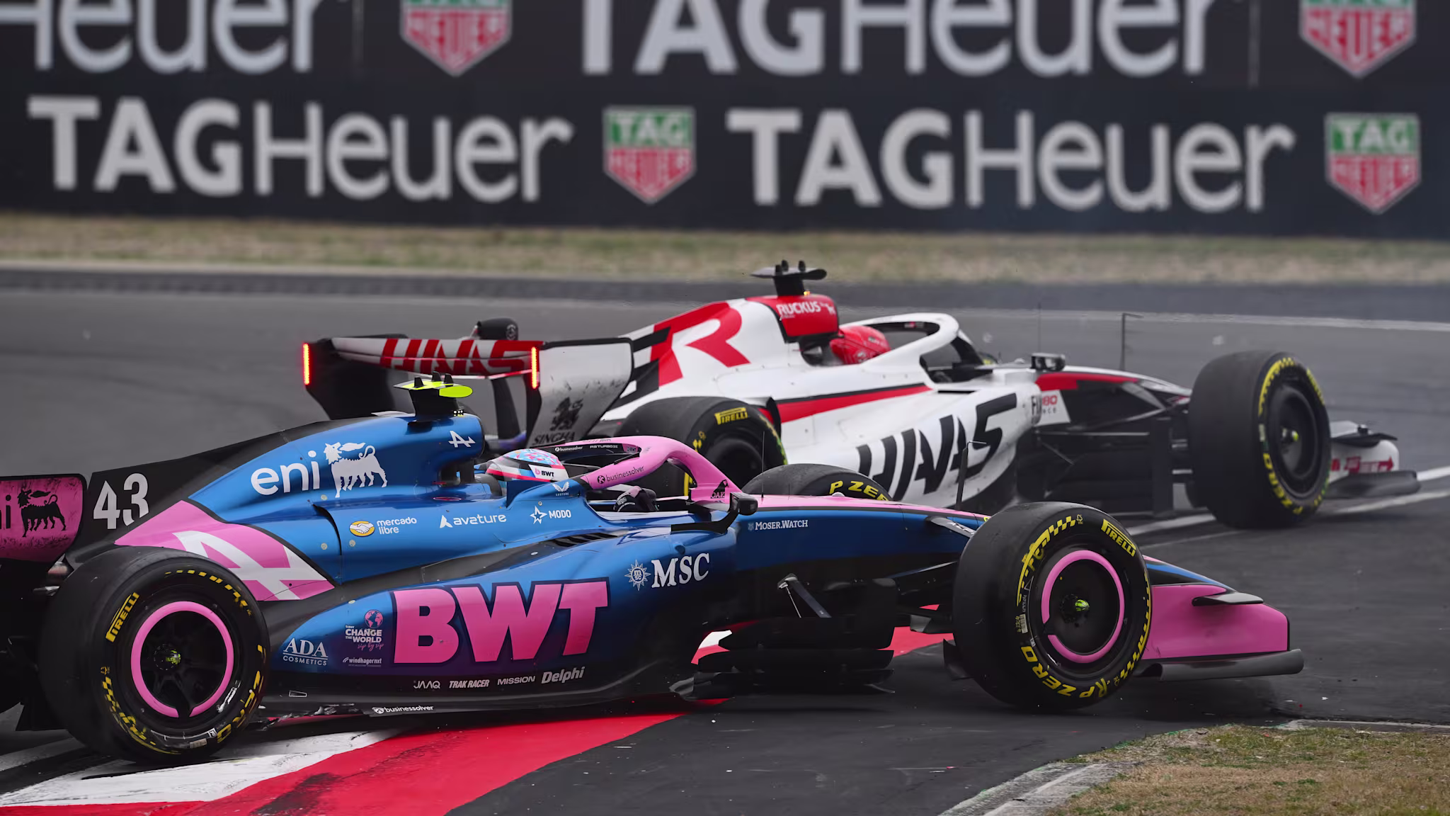 Haas pilotu Çin çatışması nedeniyle Colapinto’dan özür dilerken Ocon ‘cezayı hak etti’